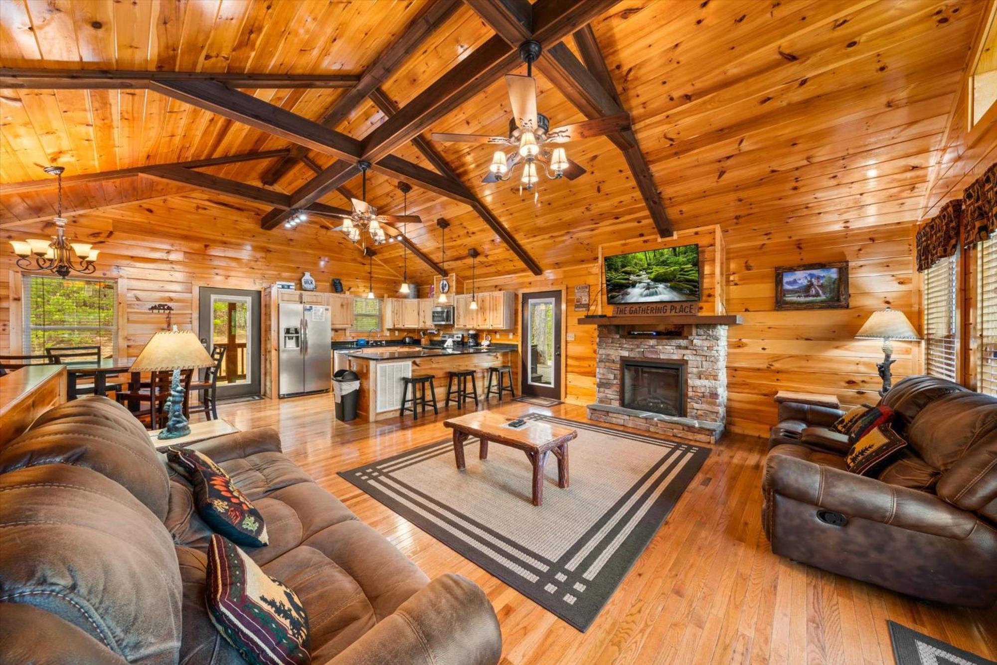 Modern 3br Views Hot Tub Fire Pit Gameroom Free Attraction Tickets Pigeon Forge