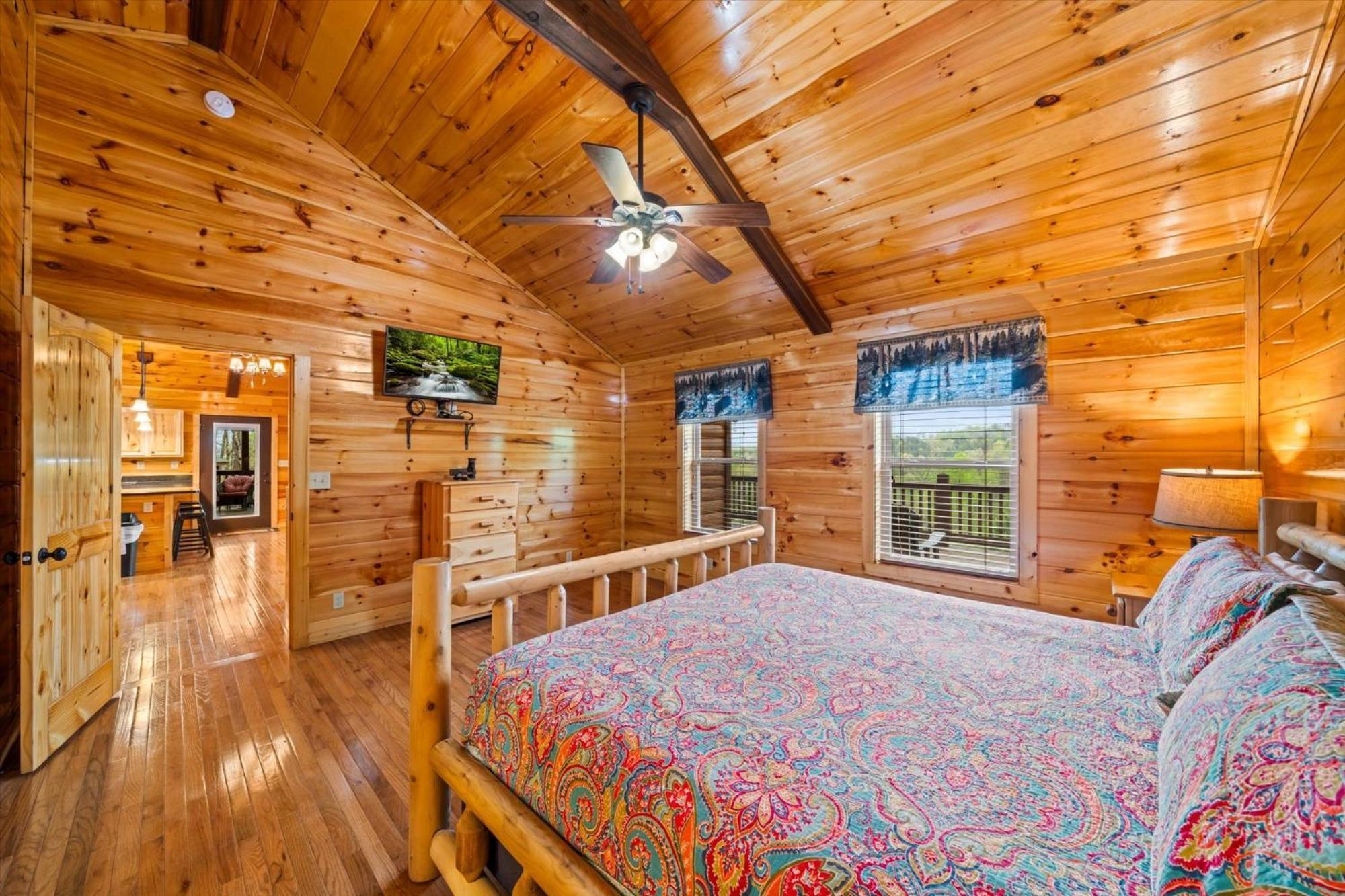 Modern 3br Views Hot Tub Fire Pit Gameroom Free Attraction Tickets