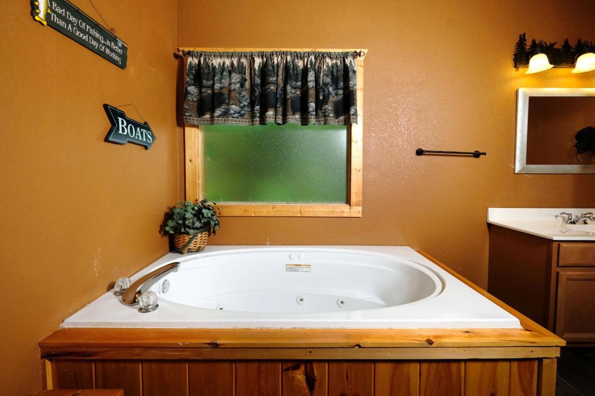 Cozy 2br Just 5 Min To Dollywood Hot Tub Free Attraction Tickets Pigeon Forge
