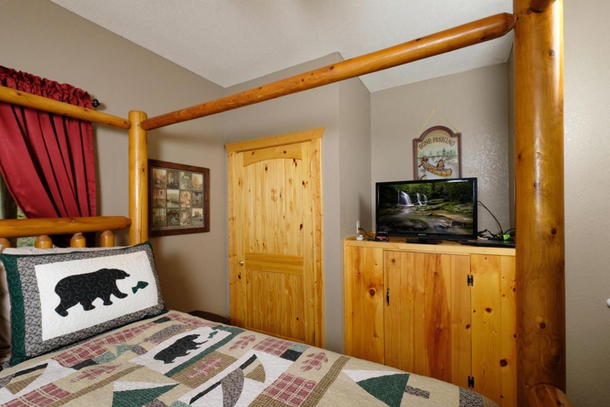 Cozy 2br Just 5 Min To Dollywood Hot Tub Free Attraction Tickets Holiday home