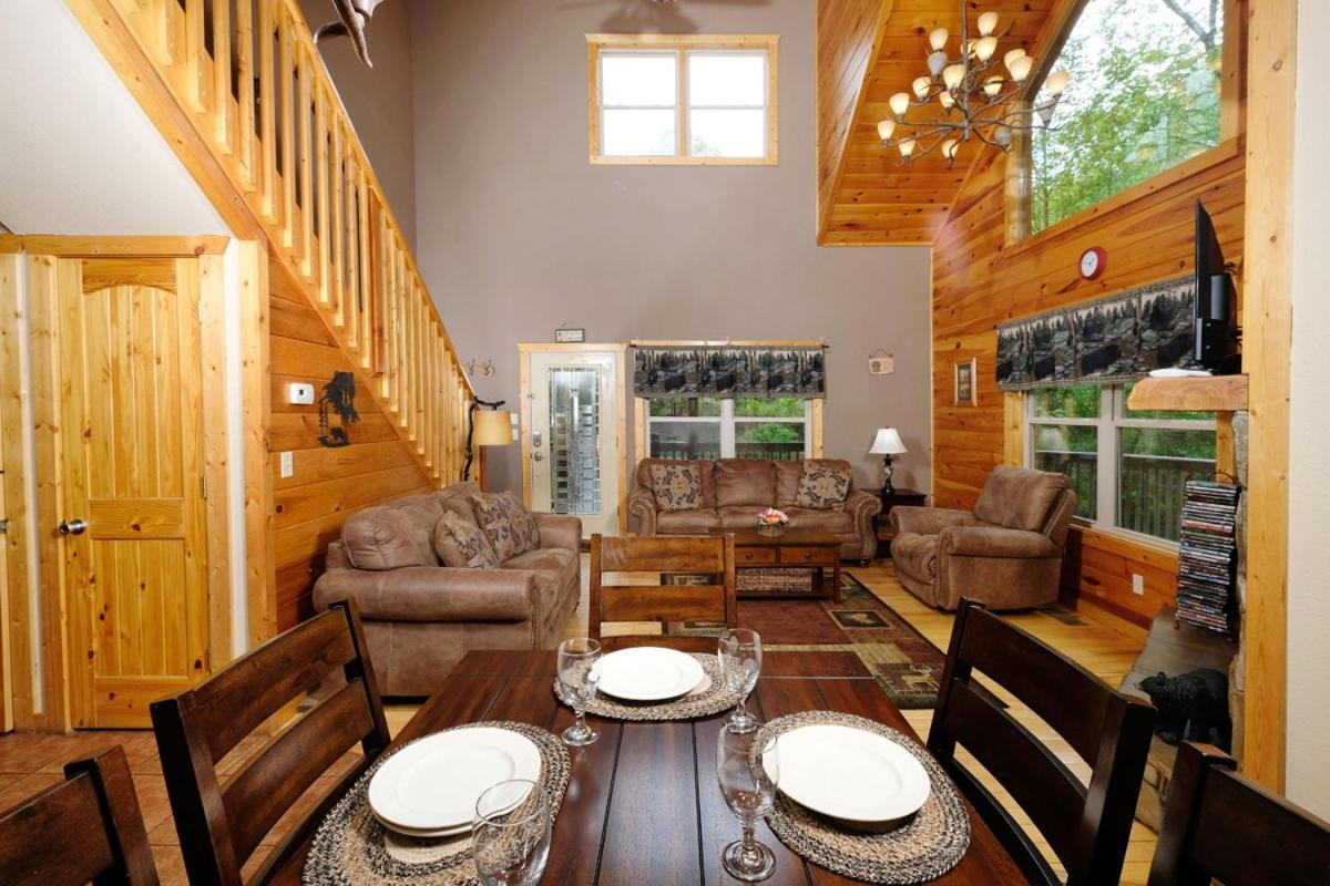 Cozy 2br Just 5 Min To Dollywood Hot Tub Free Attraction Tickets Holiday home *