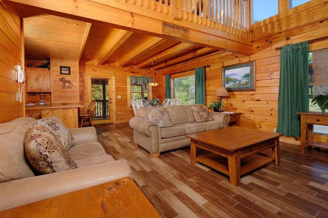 Among The Oaks Holiday home Pigeon Forge