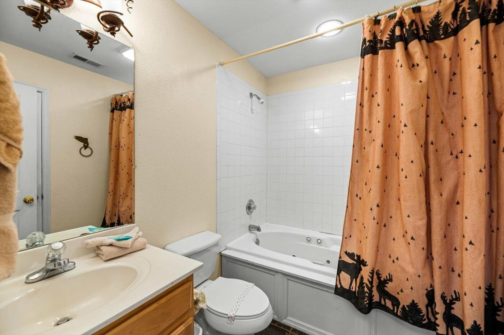 Cozy And Spacious 3br Pool Table Hot Tub Free Attraction Tickets Holiday home Pigeon Forge