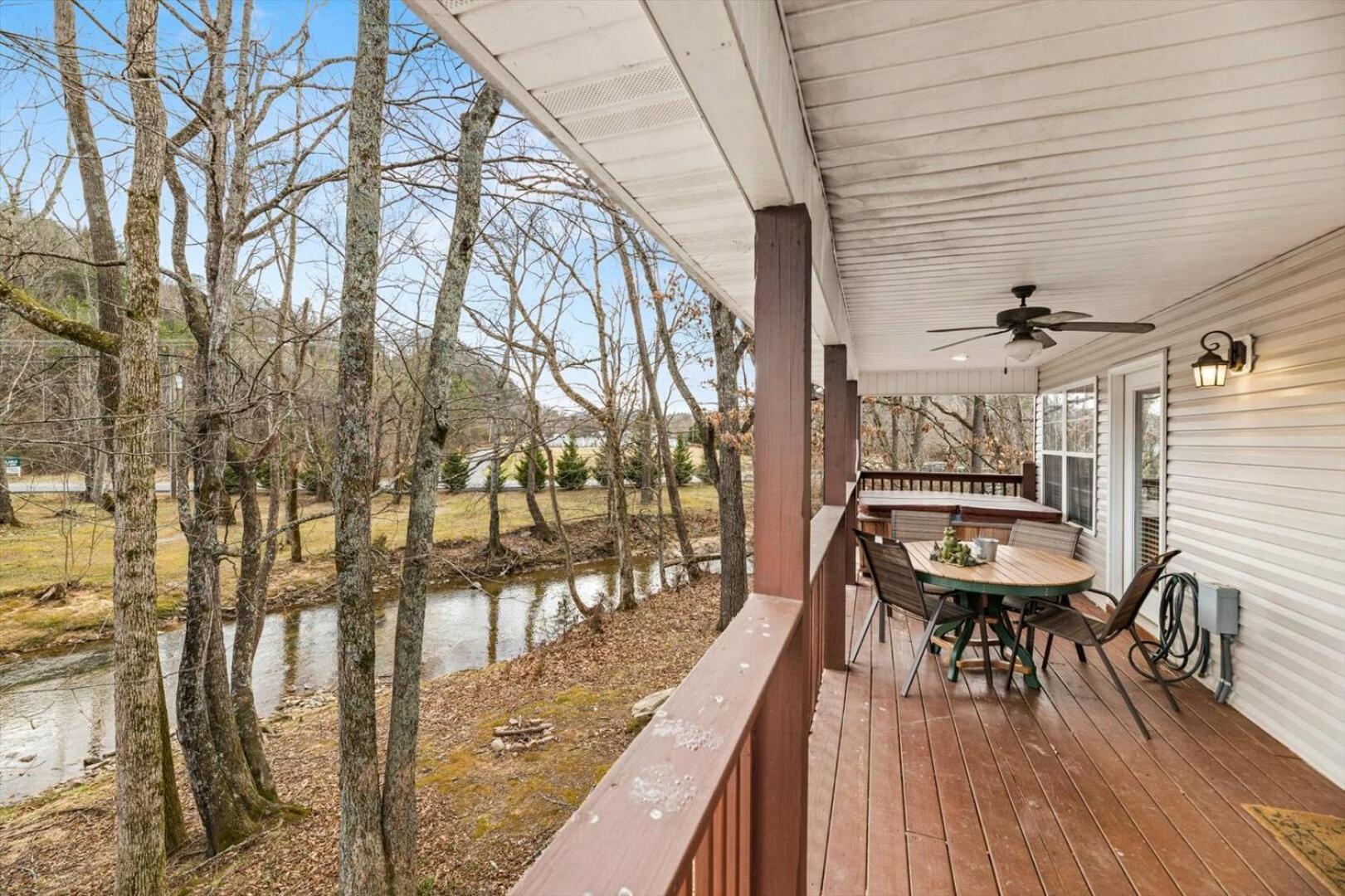Cozy And Spacious 3br Pool Table Hot Tub Free Attraction Tickets Pigeon Forge