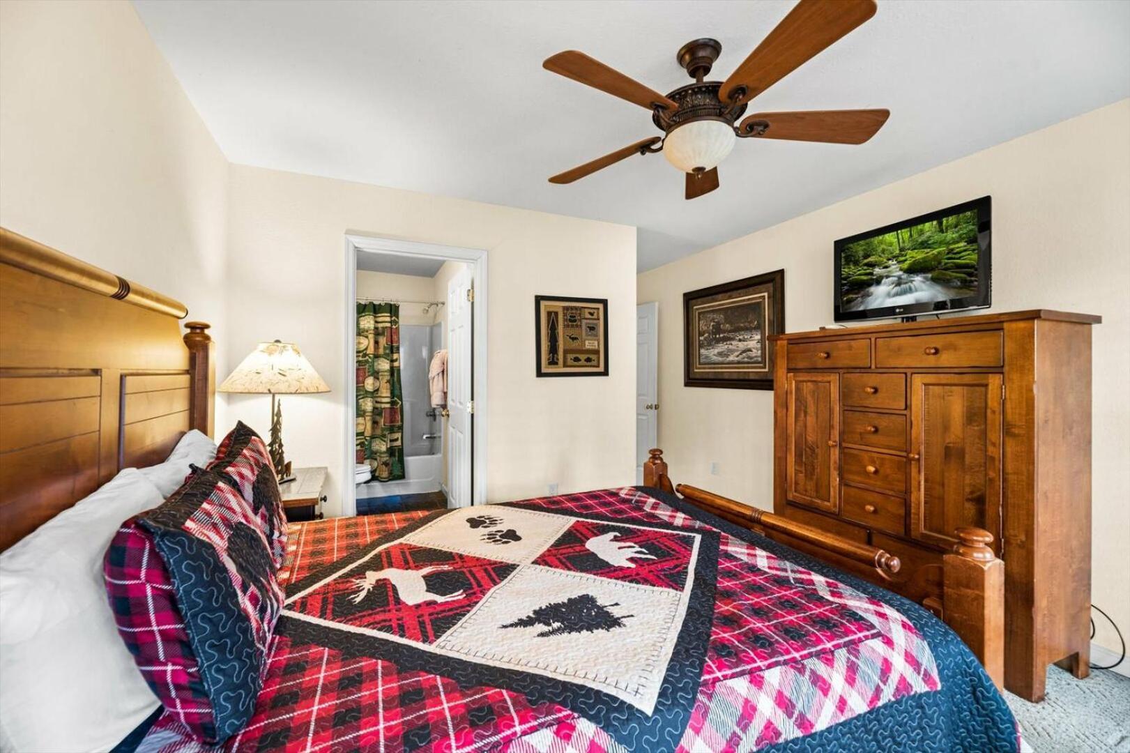 Cozy And Spacious 3br Pool Table Hot Tub Free Attraction Tickets Holiday home Pigeon Forge