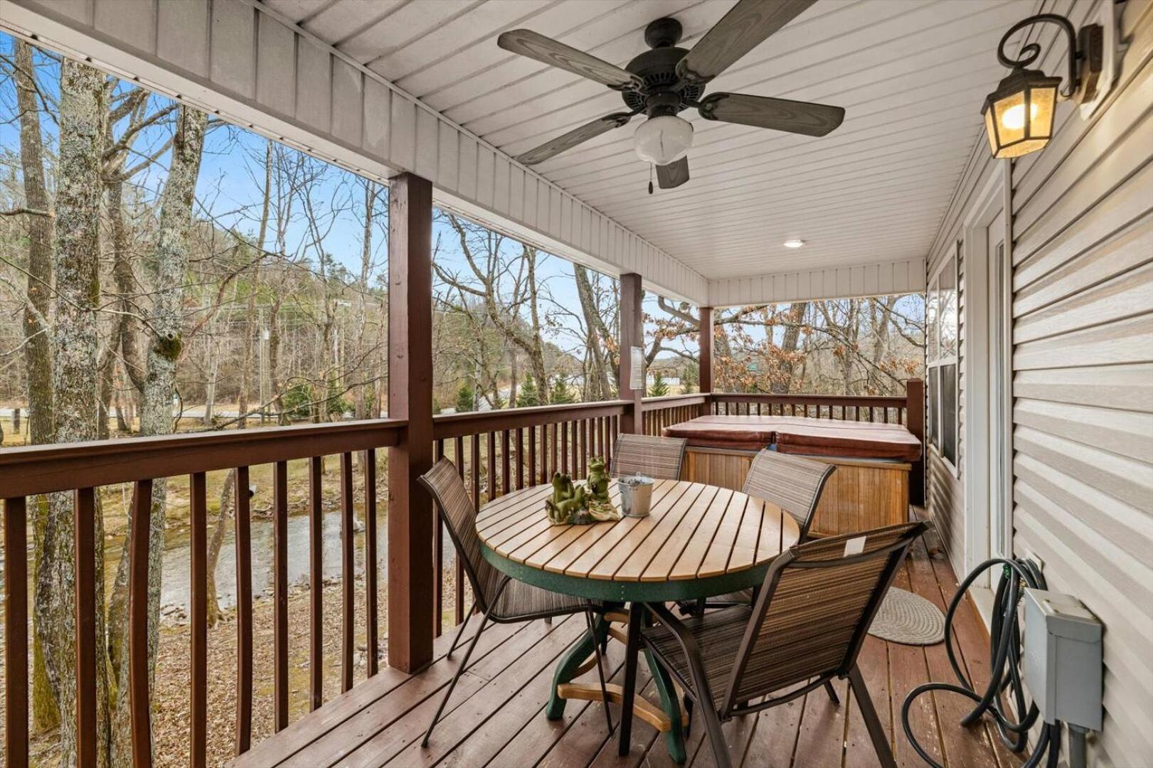 Cozy And Spacious 3br Pool Table Hot Tub Free Attraction Tickets *
