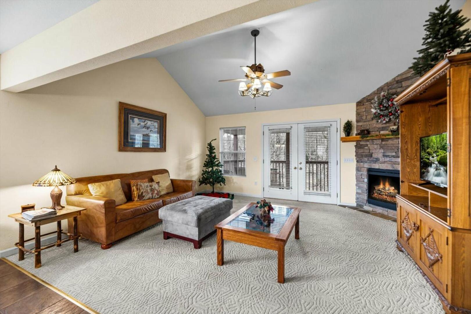 Cozy And Spacious 3br Pool Table Hot Tub Free Attraction Tickets Holiday home Pigeon Forge