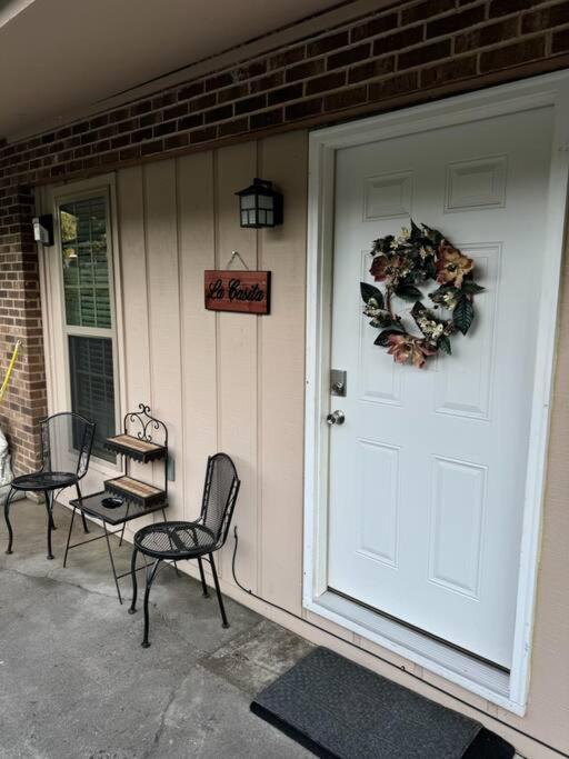La Casita- King Suite, 3 Minutes To Parkway Holiday home