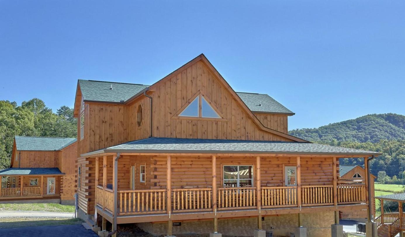 Holiday home Pf Plunge 4 Bedroom Private Indoor Pool Game Hot Tub Prime Location
