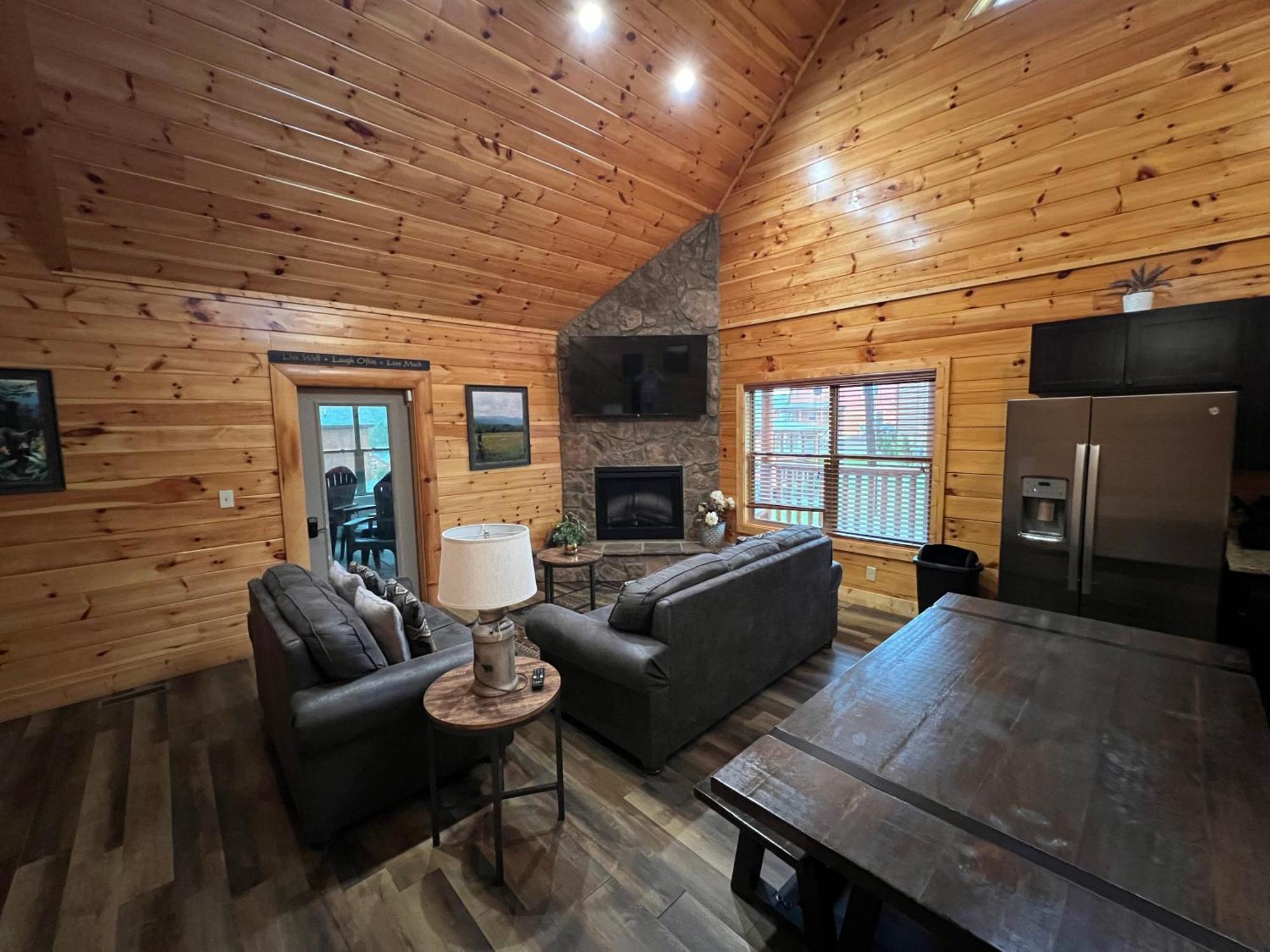 Pf Plunge 4 Bedroom Private Indoor Pool Game Hot Tub Prime Location