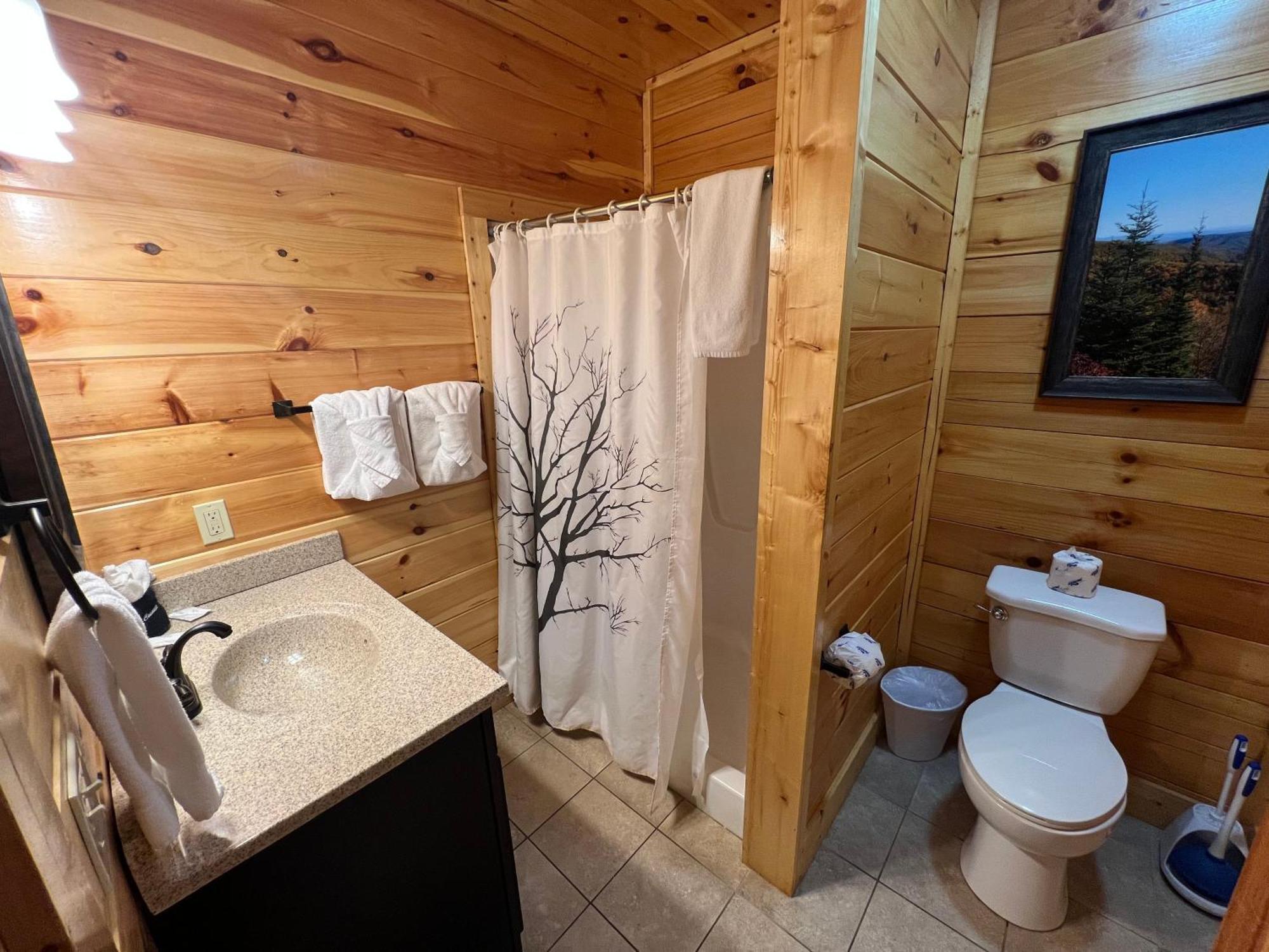 Holiday home Pf Plunge 4 Bedroom Private Indoor Pool Game Hot Tub Prime Location *