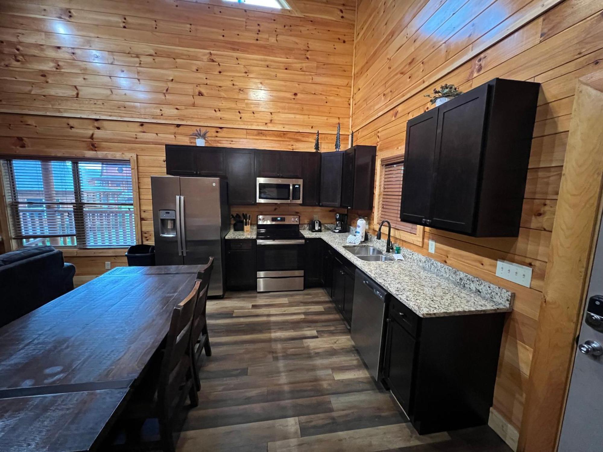 Pf Plunge 4 Bedroom Private Indoor Pool Game Hot Tub Prime Location Holiday home *