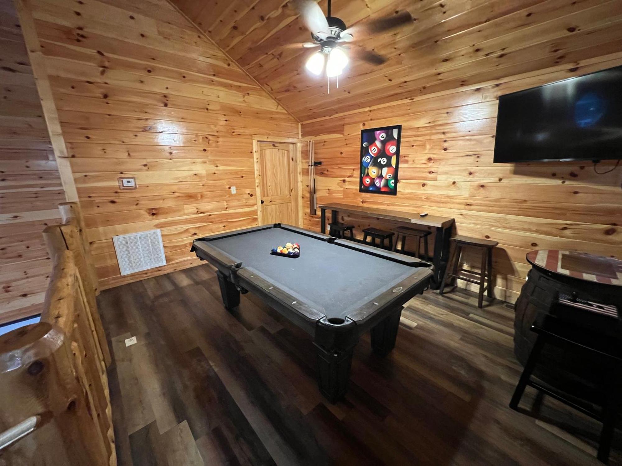 Pf Plunge 4 Bedroom Private Indoor Pool Game Hot Tub Prime Location Holiday home *
