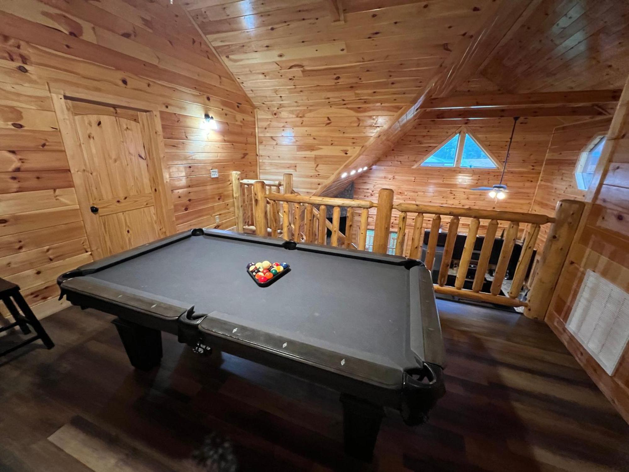 Pf Plunge 4 Bedroom Private Indoor Pool Game Hot Tub Prime Location