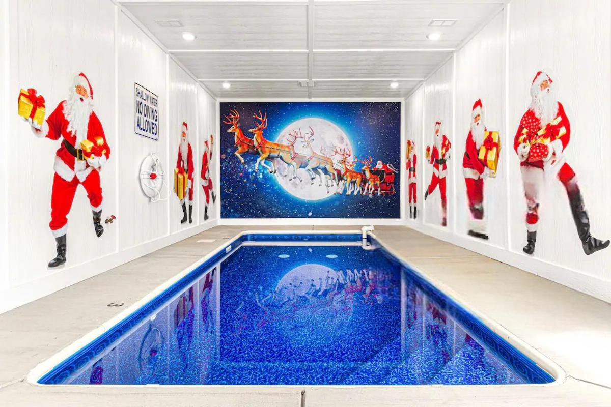Xmascabins By Smokystays- Christmas Themed Year Round!