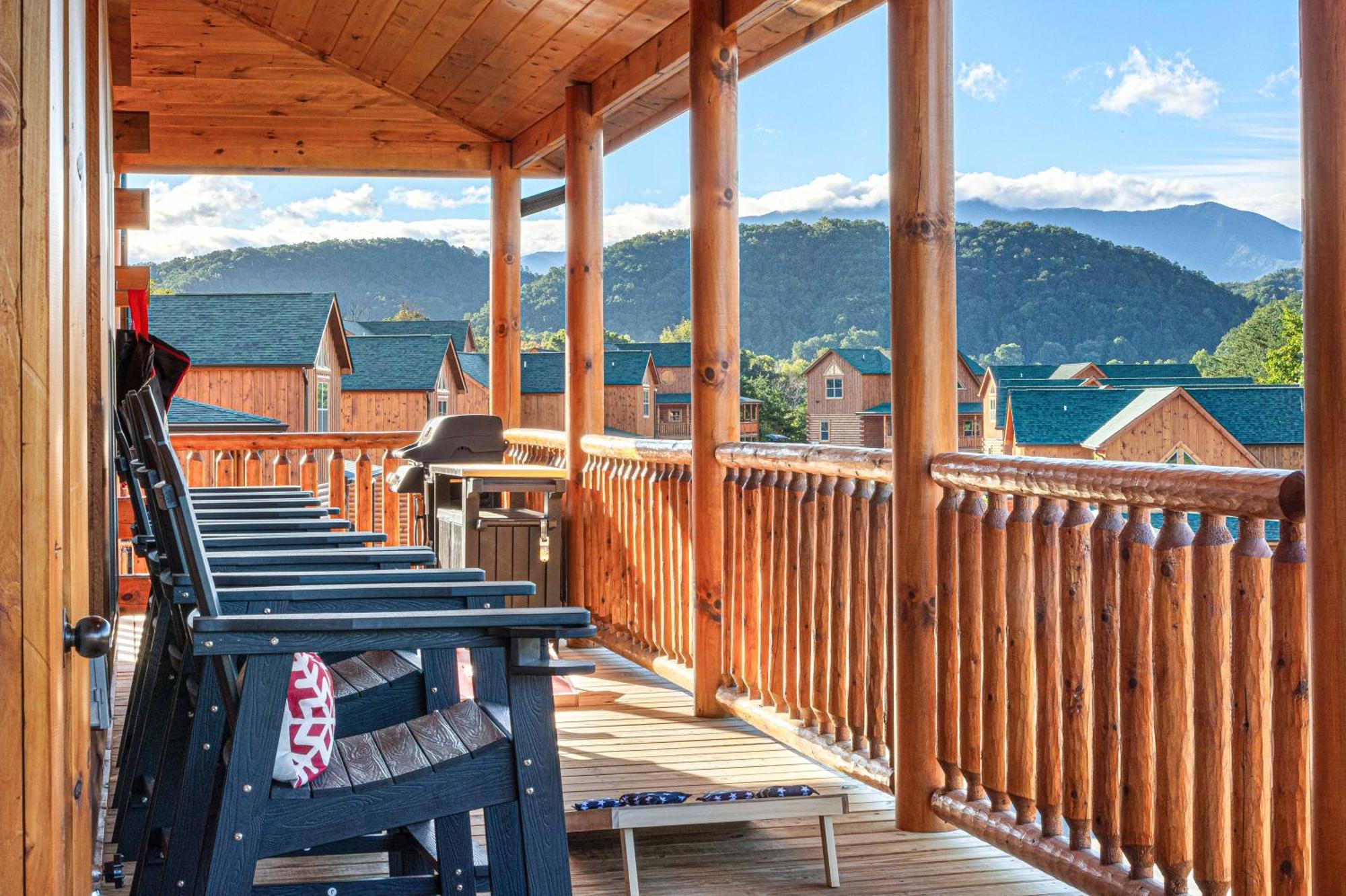 Xmascabins By Smokystays- Christmas Themed Year Round! Pigeon Forge