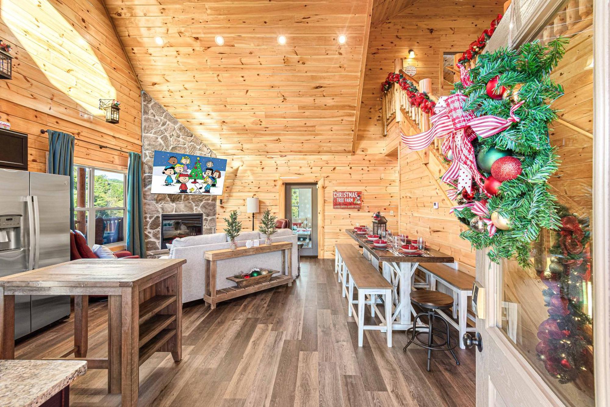 Xmascabins By Smokystays- Christmas Themed Year Round! Holiday home *