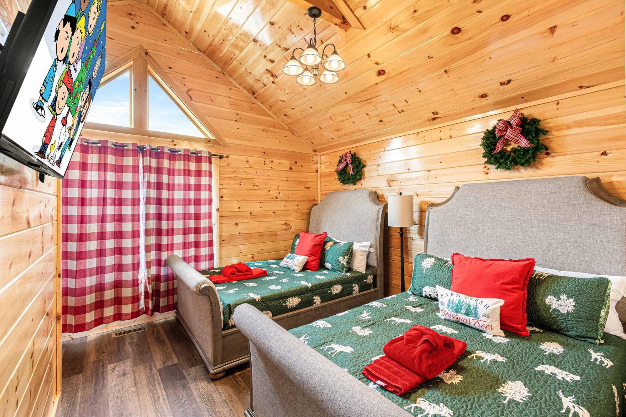 Xmascabins By Smokystays- Christmas Themed Year Round! Holiday home Pigeon Forge