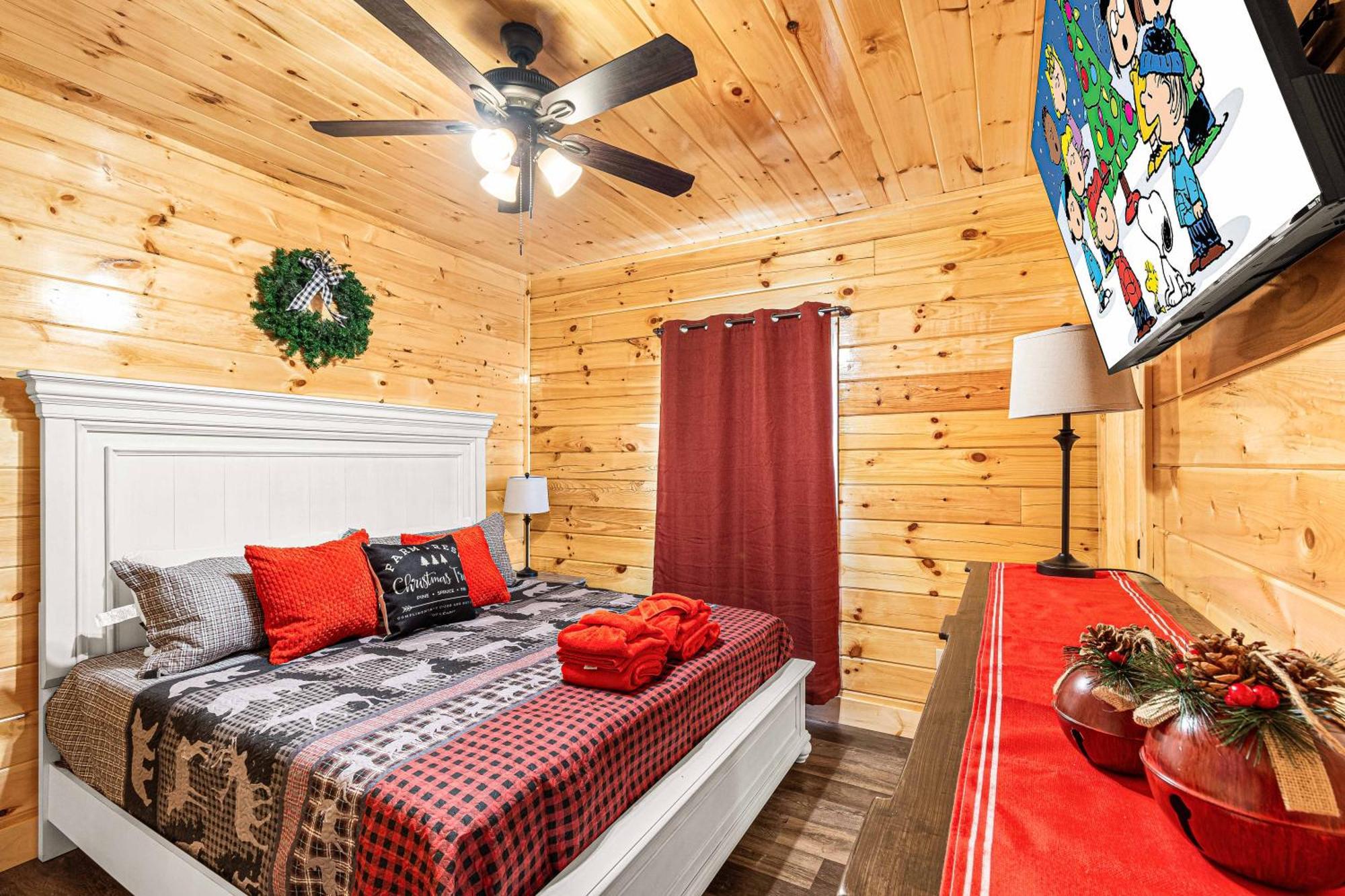 Xmascabins By Smokystays- Christmas Themed Year Round! * Pigeon Forge