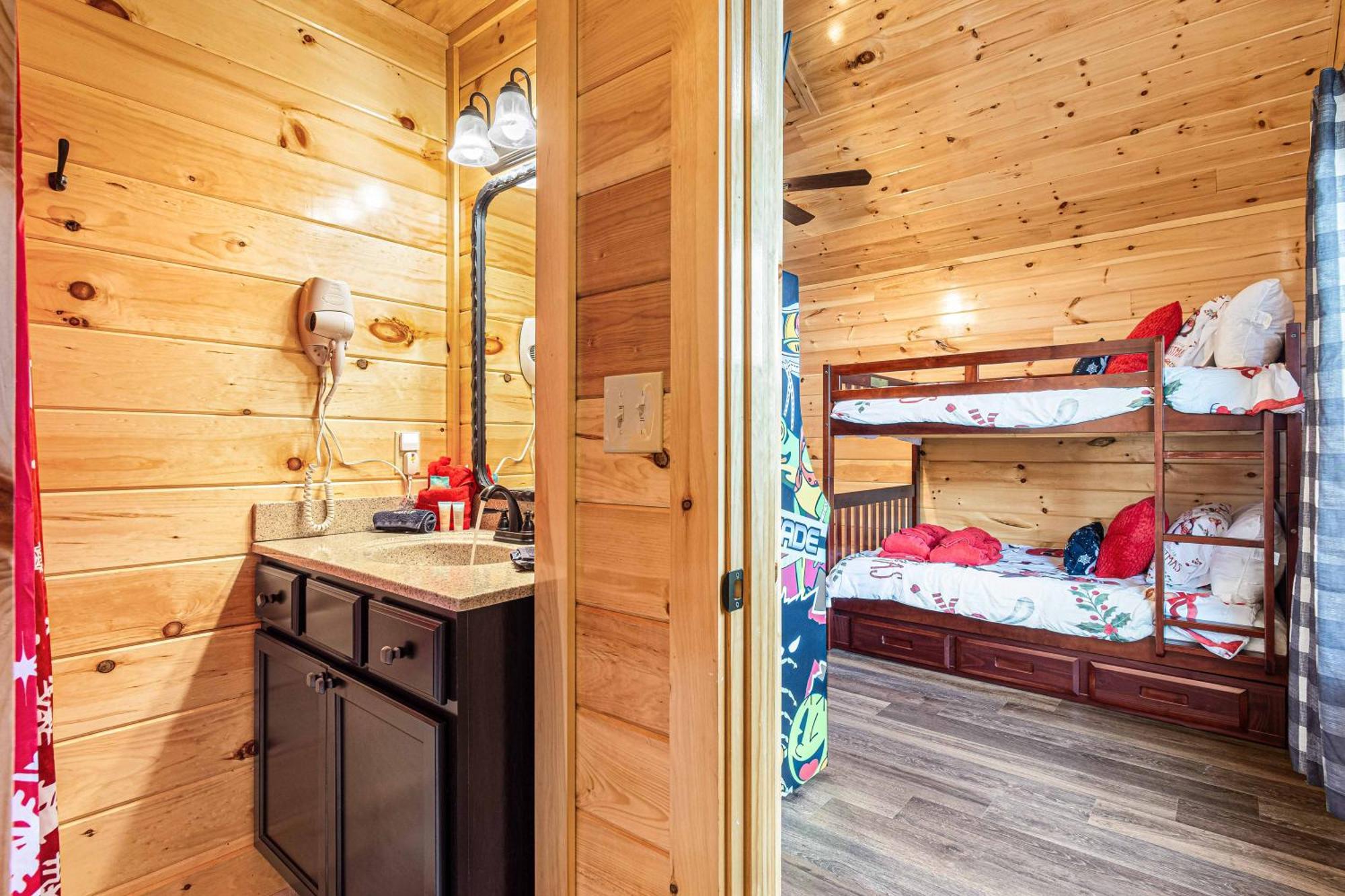 Xmascabins By Smokystays- Christmas Themed Year Round! Pigeon Forge