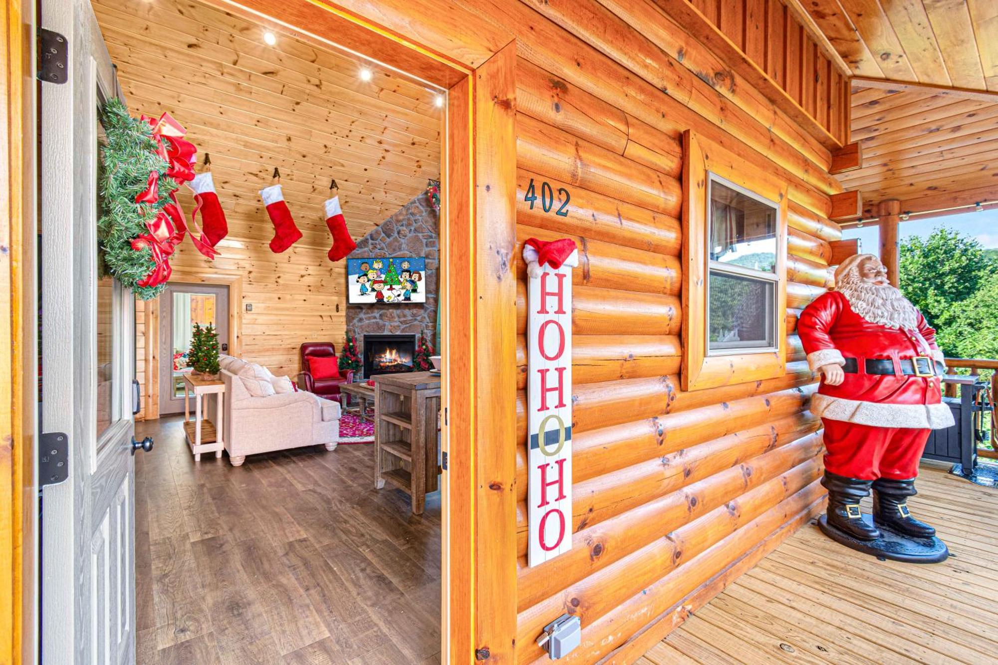 Xmascabins By Smokystays- Christmas Themed Year Round! * Pigeon Forge