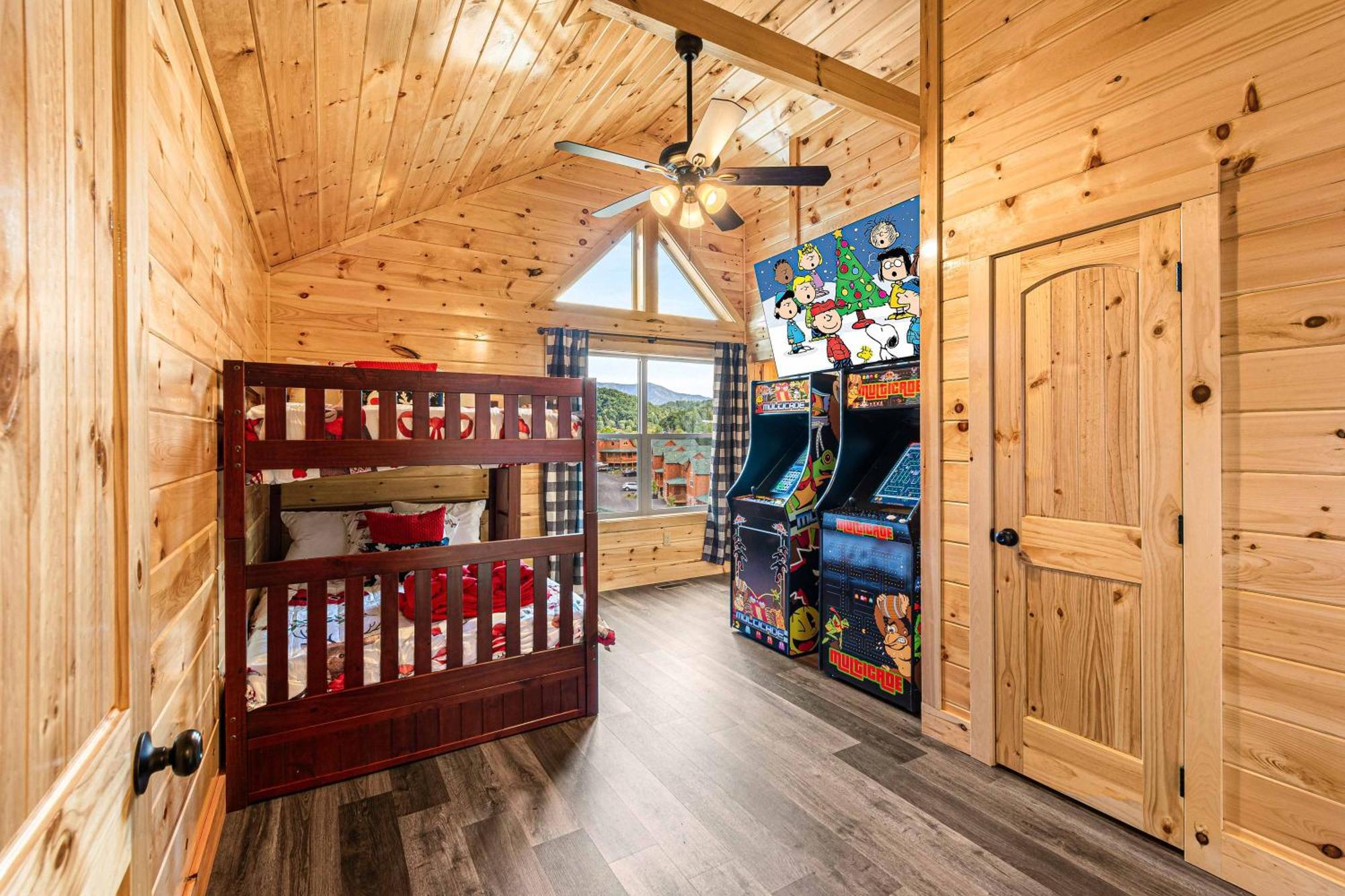 Xmascabins By Smokystays- Christmas Themed Year Round! * Pigeon Forge