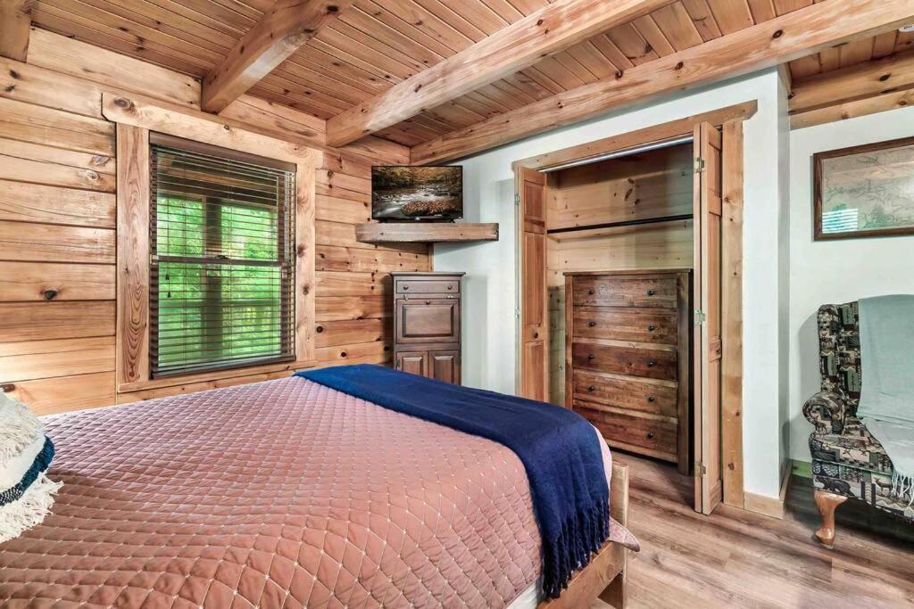 Mountain Views,king Beds, Pet Friendly, Private Retreat Holiday home Pigeon Forge