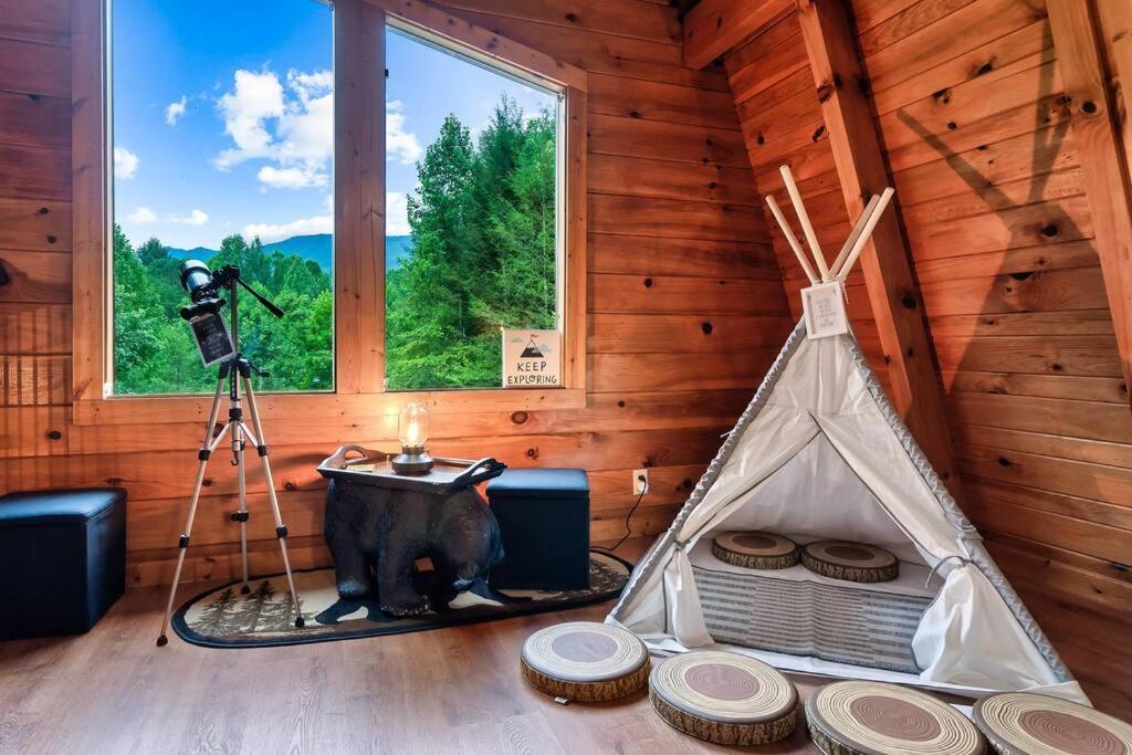 Mountain Views,king Beds, Pet Friendly, Private Retreat Holiday home Pigeon Forge