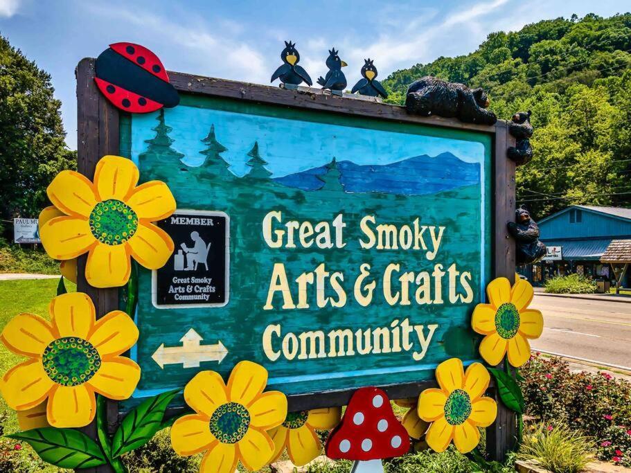 Mountain Views,king Beds, Pet Friendly, Private Retreat