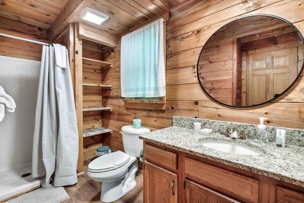 Mountain Views,king Beds, Pet Friendly, Private Retreat Holiday home Pigeon Forge