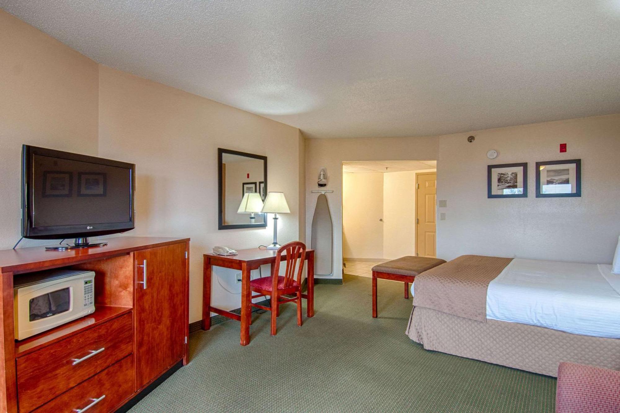 Park Tower Hotel 2*