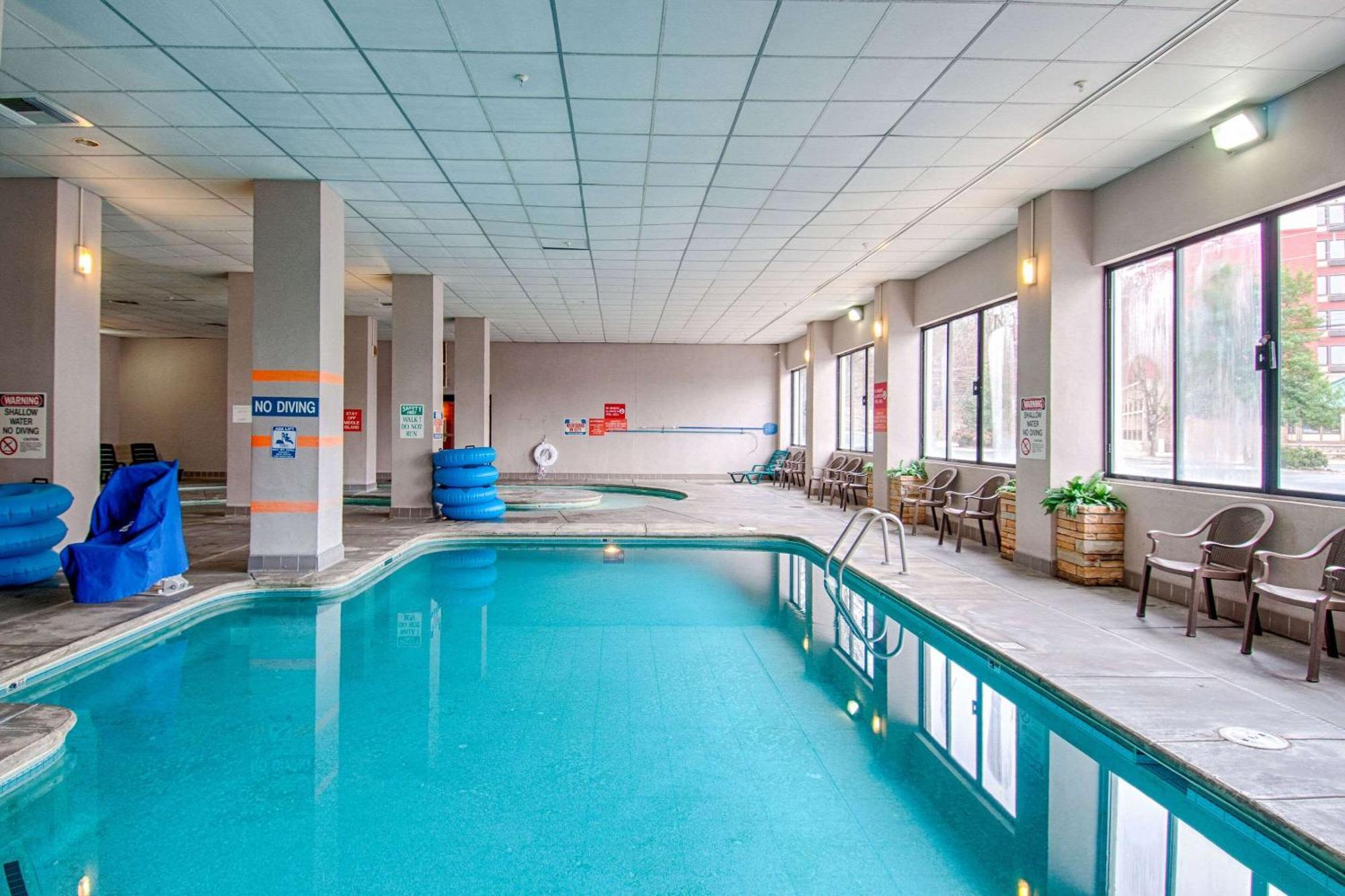 Park Tower Hotel 2*