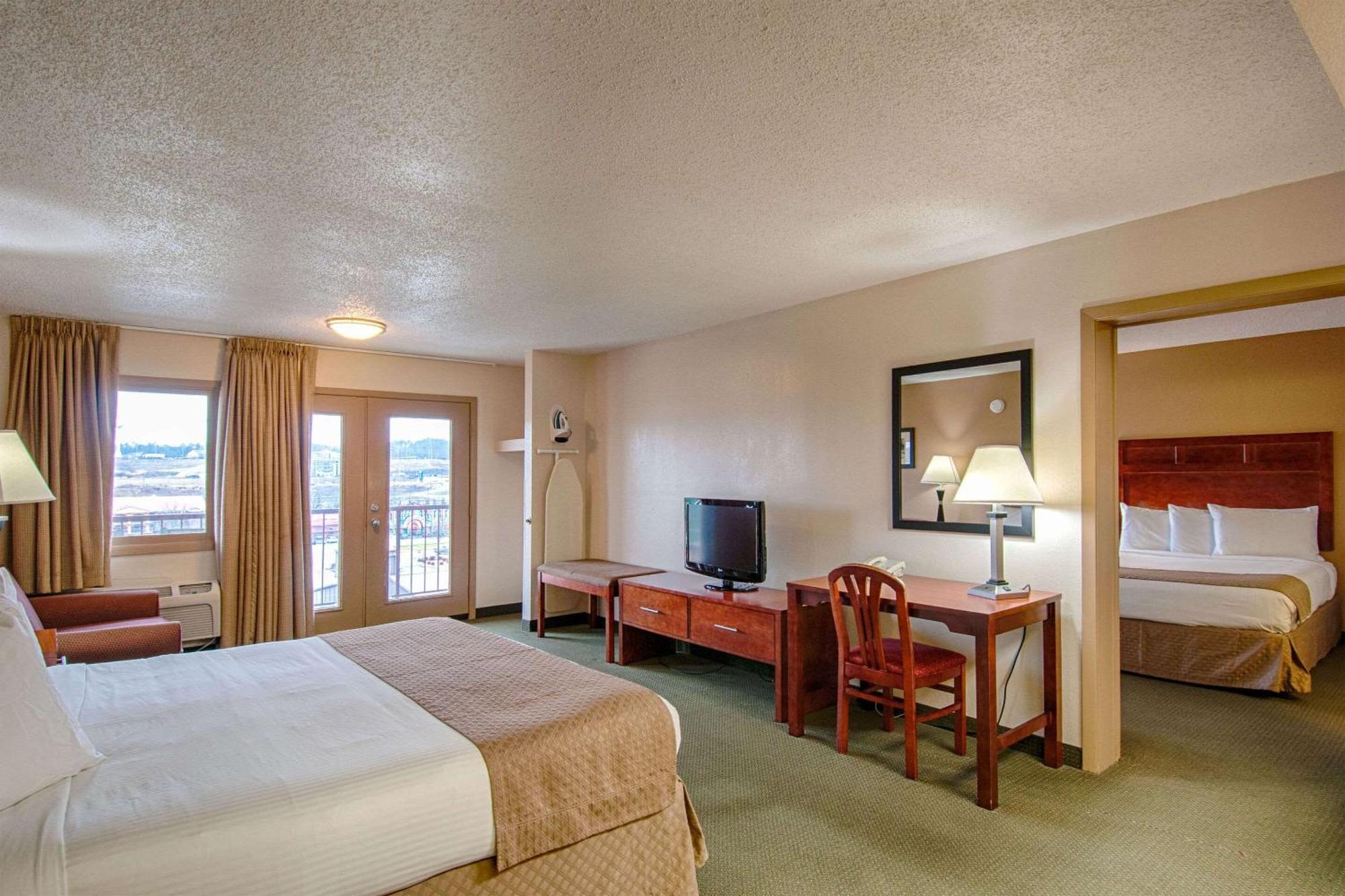 Park Tower Pigeon Forge