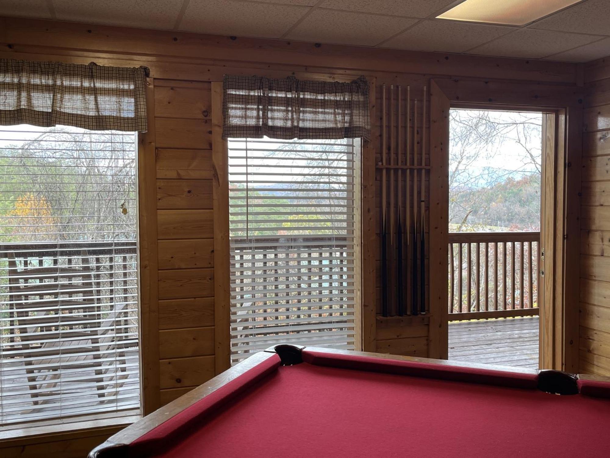 Ern860 - Cozy Bear Overlook * Pigeon Forge