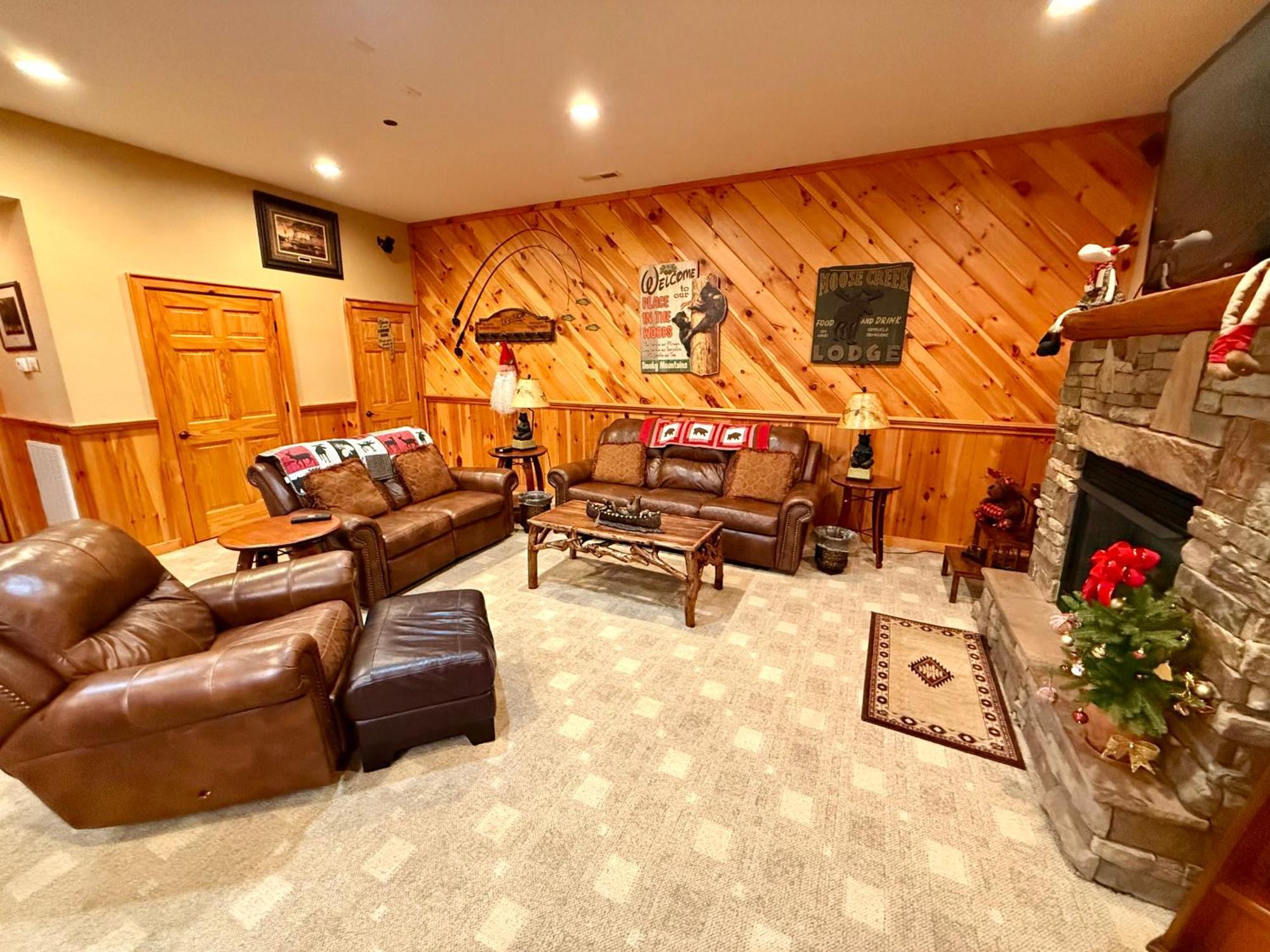 Experience Comfort And Tranquility At Mooseberry Just Minutes From Attractions Pigeon Forge