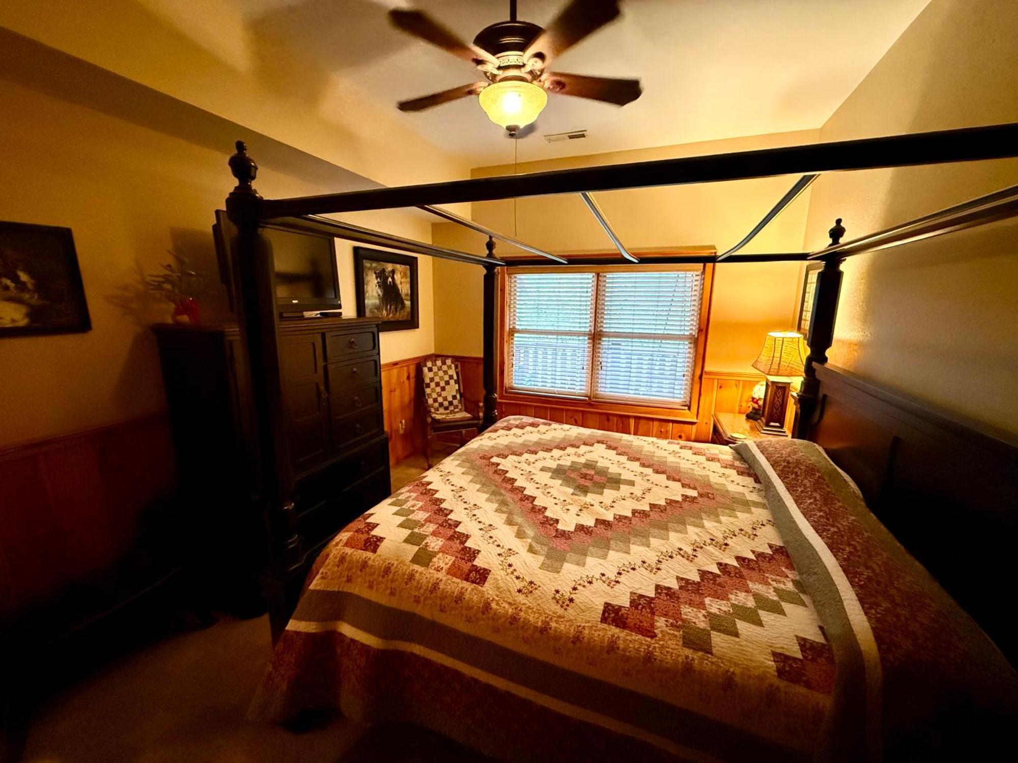 Experience Comfort And Tranquility At Mooseberry Just Minutes From Attractions Holiday home *