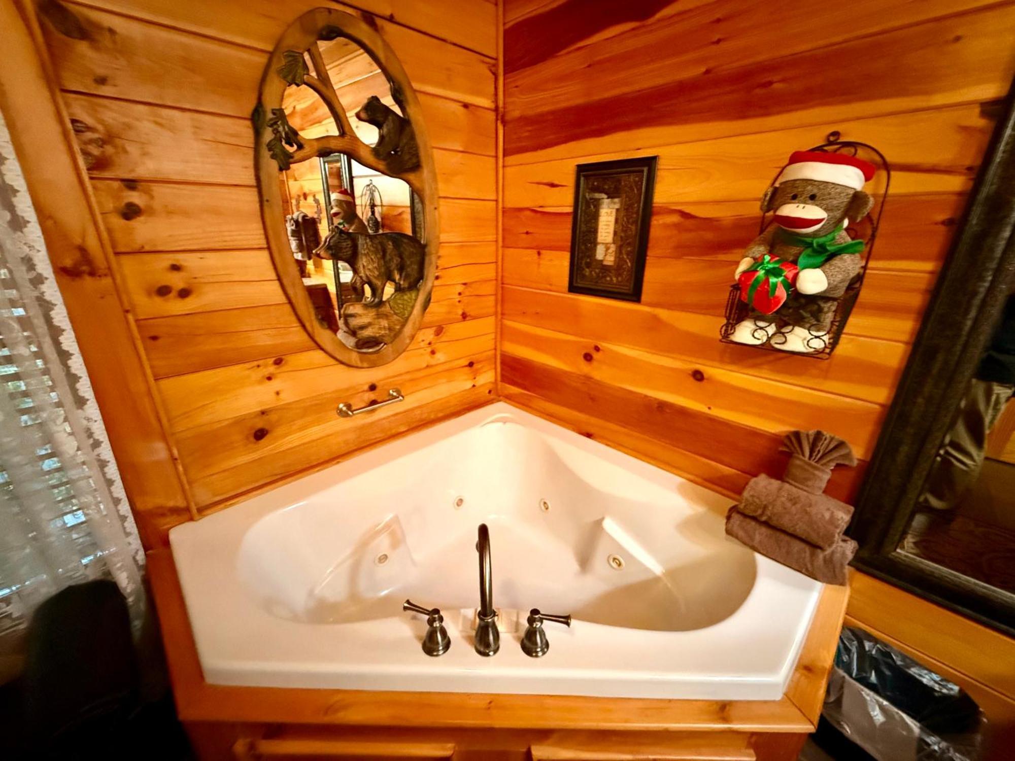 Experience Comfort And Tranquility At Mooseberry Just Minutes From Attractions Pigeon Forge