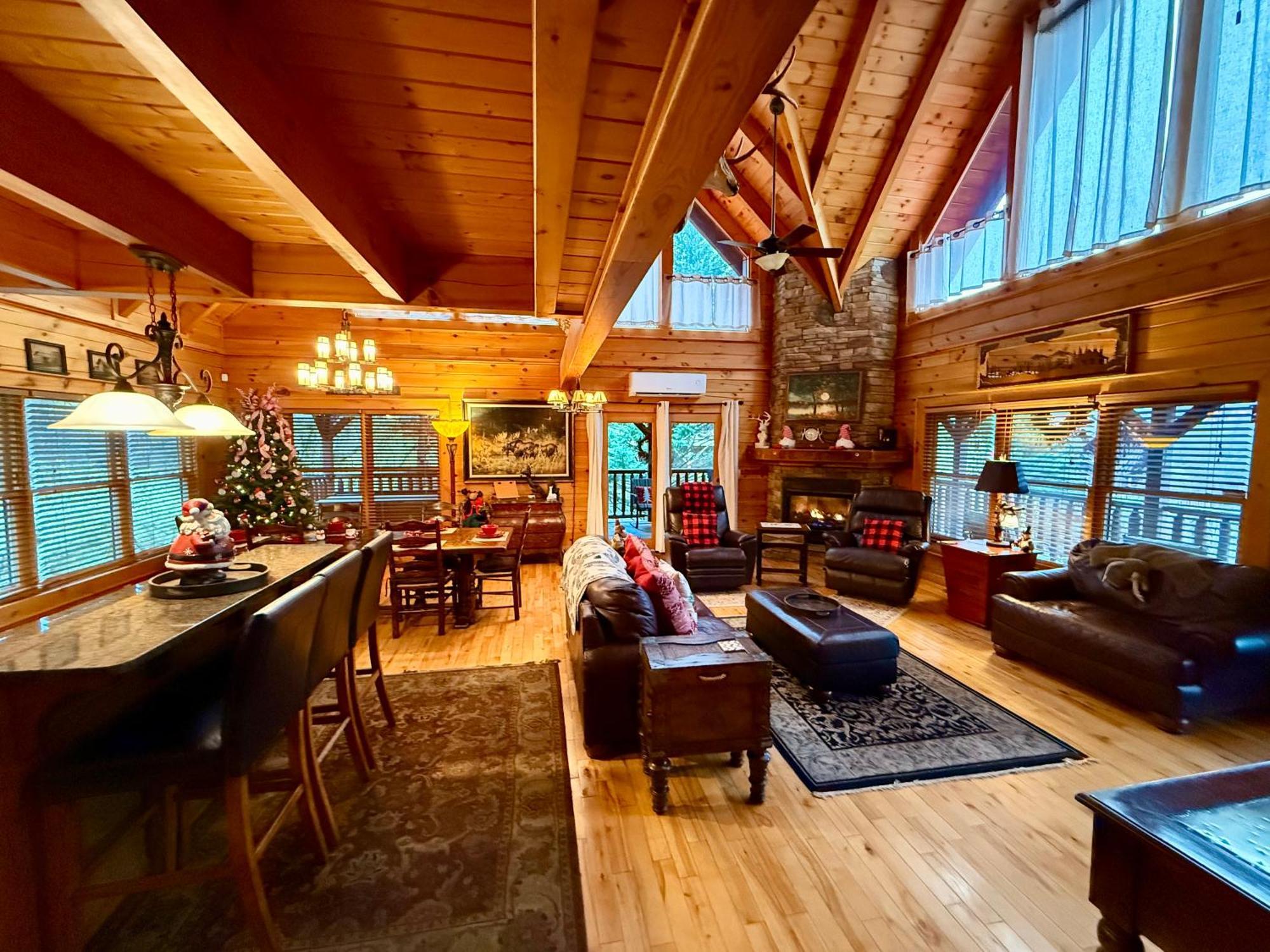 Experience Comfort And Tranquility At Mooseberry Just Minutes From Attractions