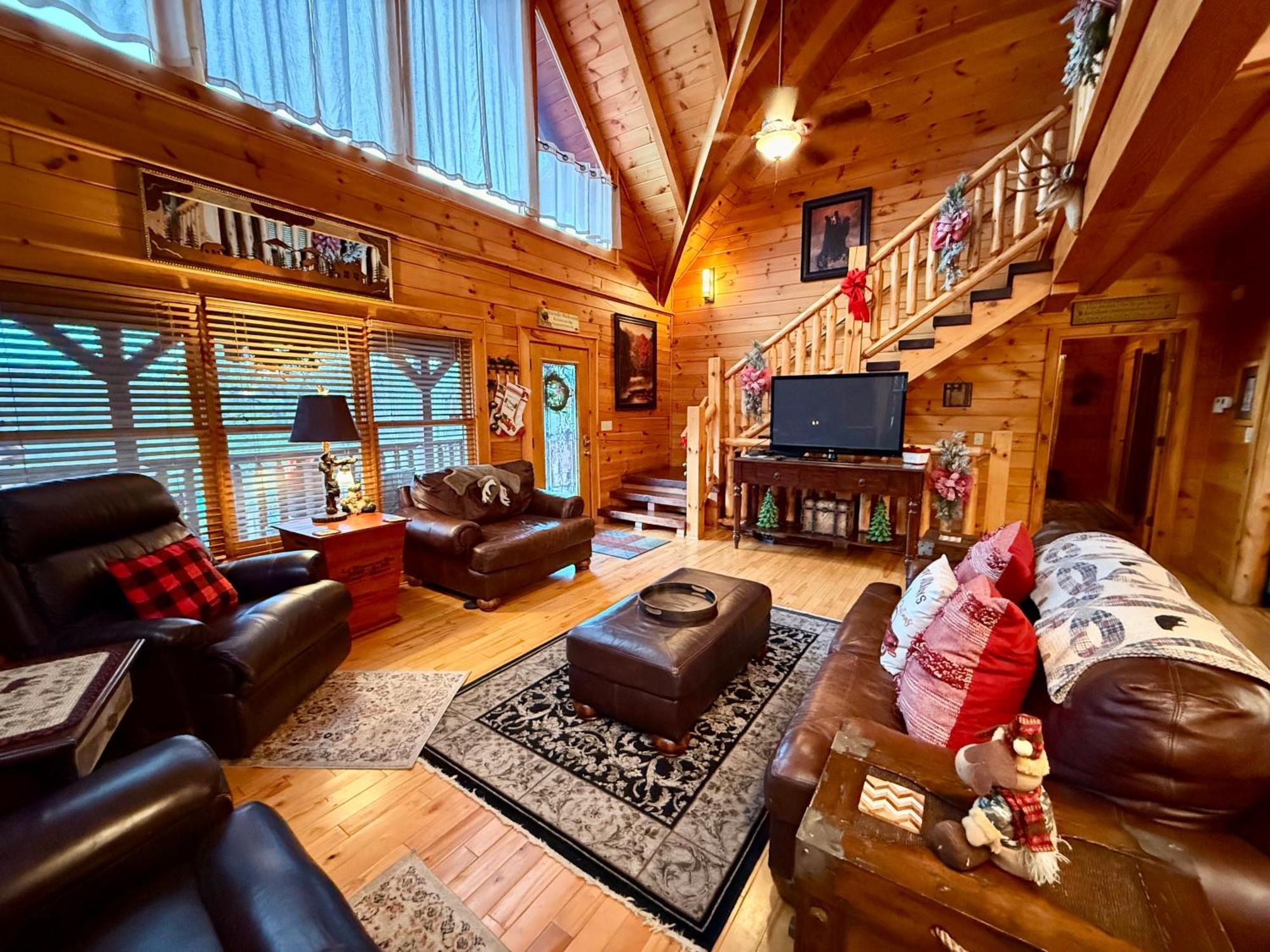 Experience Comfort And Tranquility At Mooseberry Just Minutes From Attractions