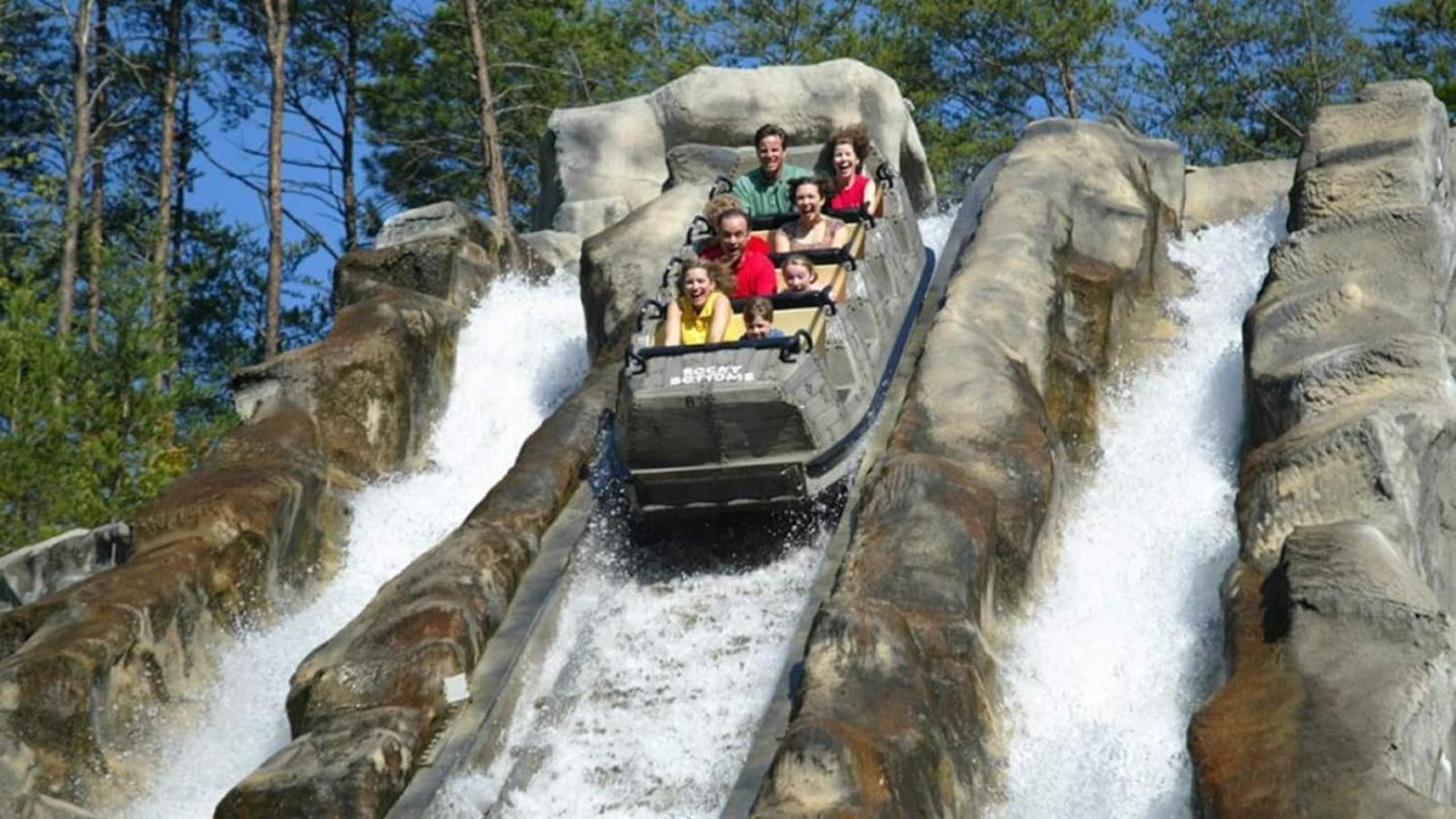 Backwoods Secluded Escape For 8 Guests * Pigeon Forge