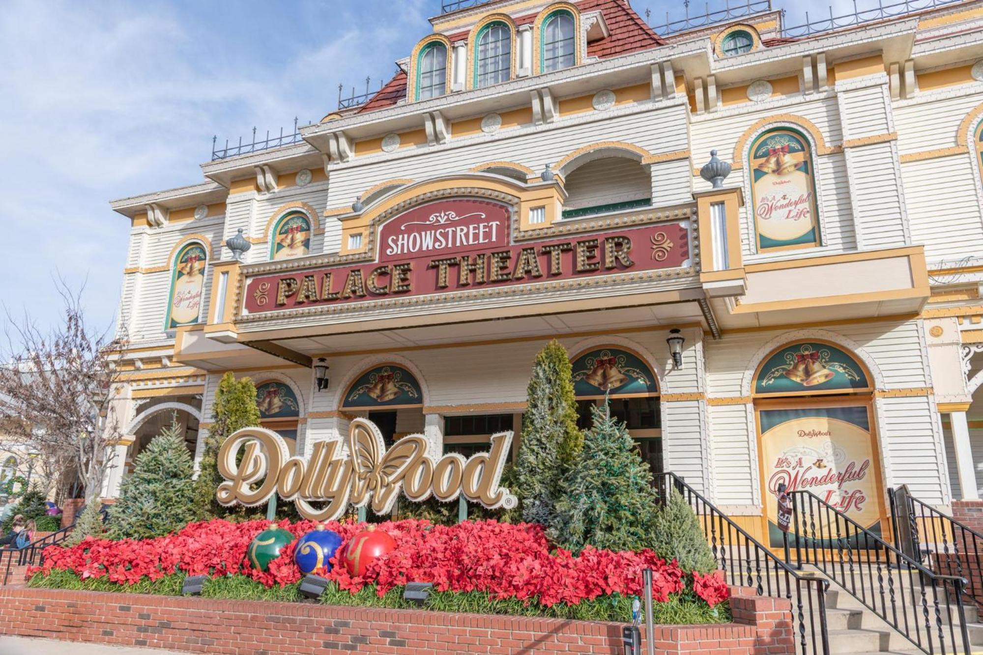 Alpine Resort Near Dollywood, Hot Tub, Game Room, Outdoor Pool, Fast Wifi *