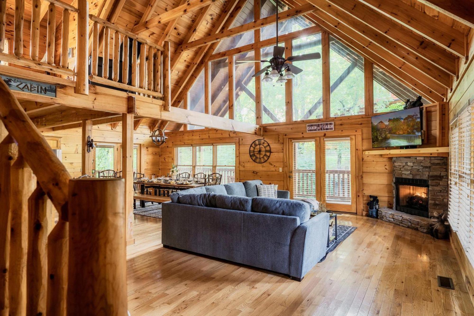 Alpine Resort Near Dollywood, Hot Tub, Game Room, Outdoor Pool, Fast Wifi Holiday home
