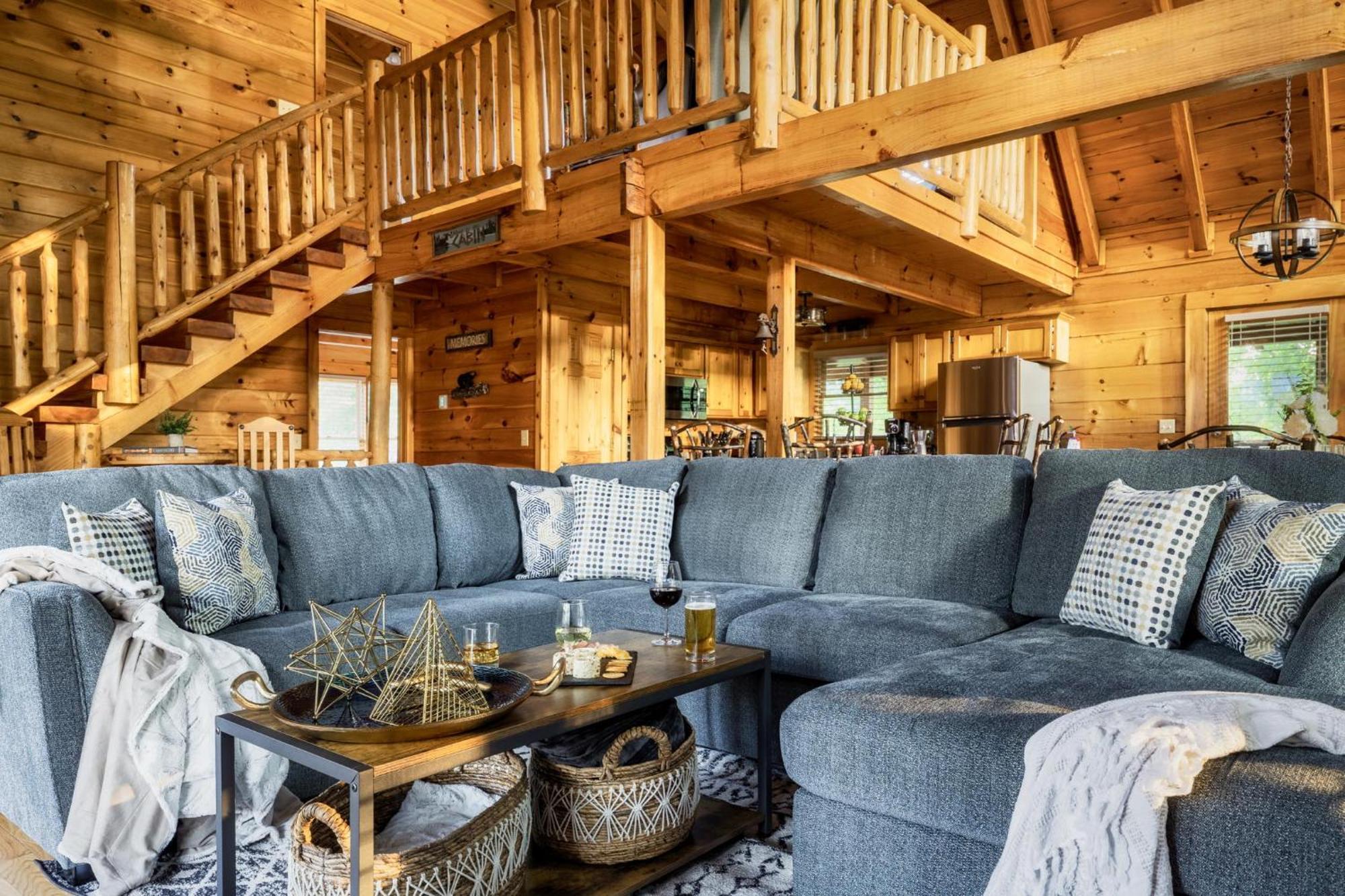 Holiday home Alpine Resort Near Dollywood, Hot Tub, Game Room, Outdoor Pool, Fast Wifi *