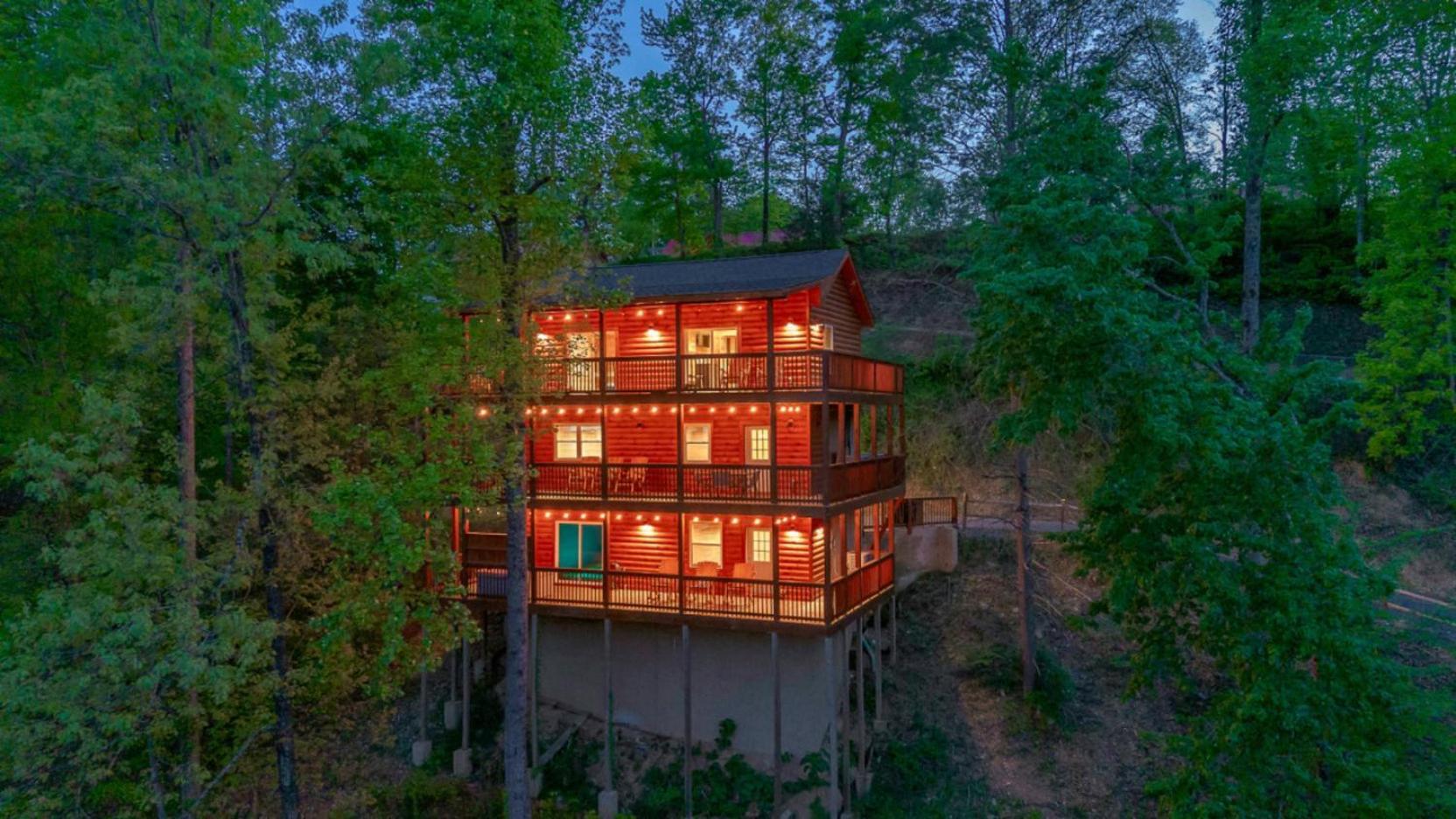 Dollywood Delights By Ghosal Luxury Holiday home Pigeon Forge