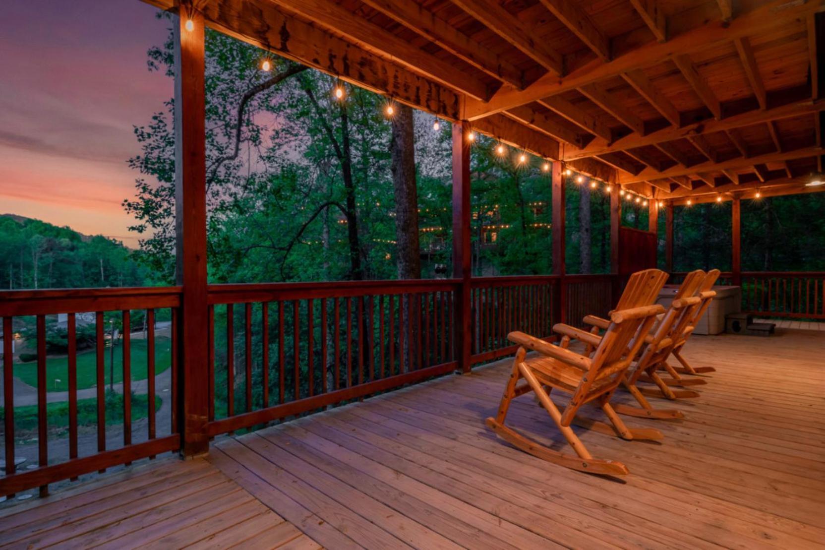 Dollywood Delights By Ghosal Luxury Holiday home Pigeon Forge