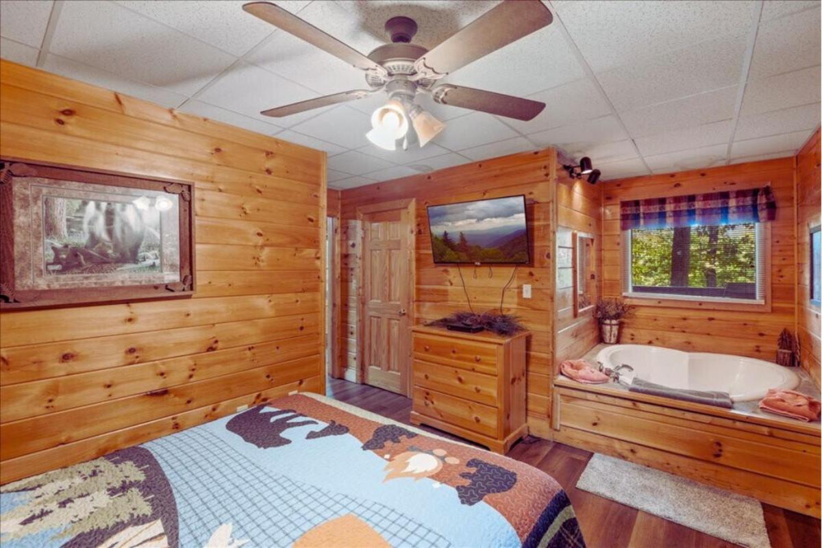 Backwoods Secluded Escape For 8 Guests