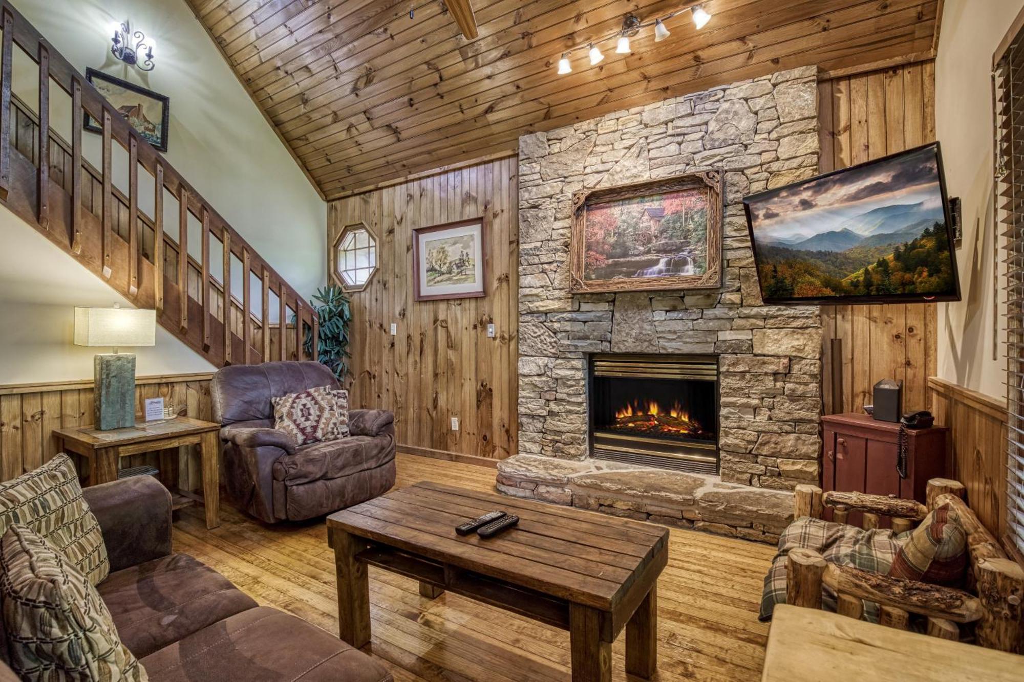 Chalet Mountain Side Pigeon Forge