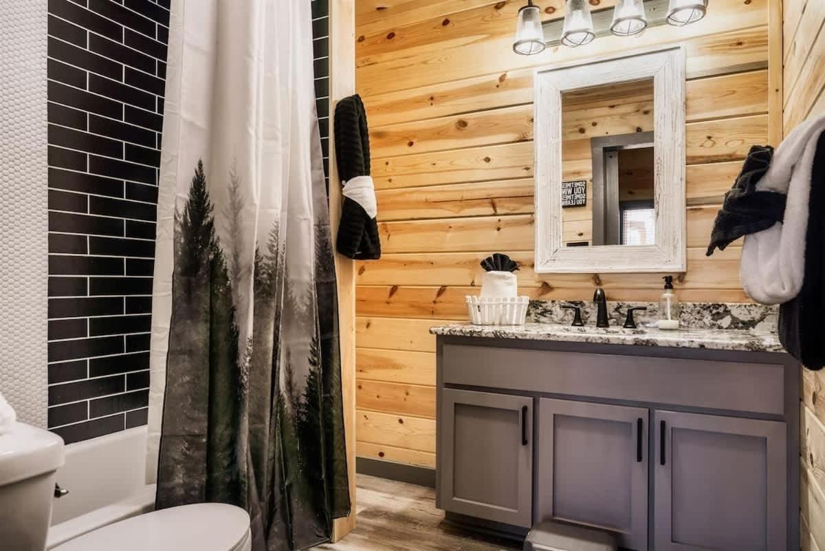 Fun Heated Pool - Walk To Parkway Pigeon Forge
