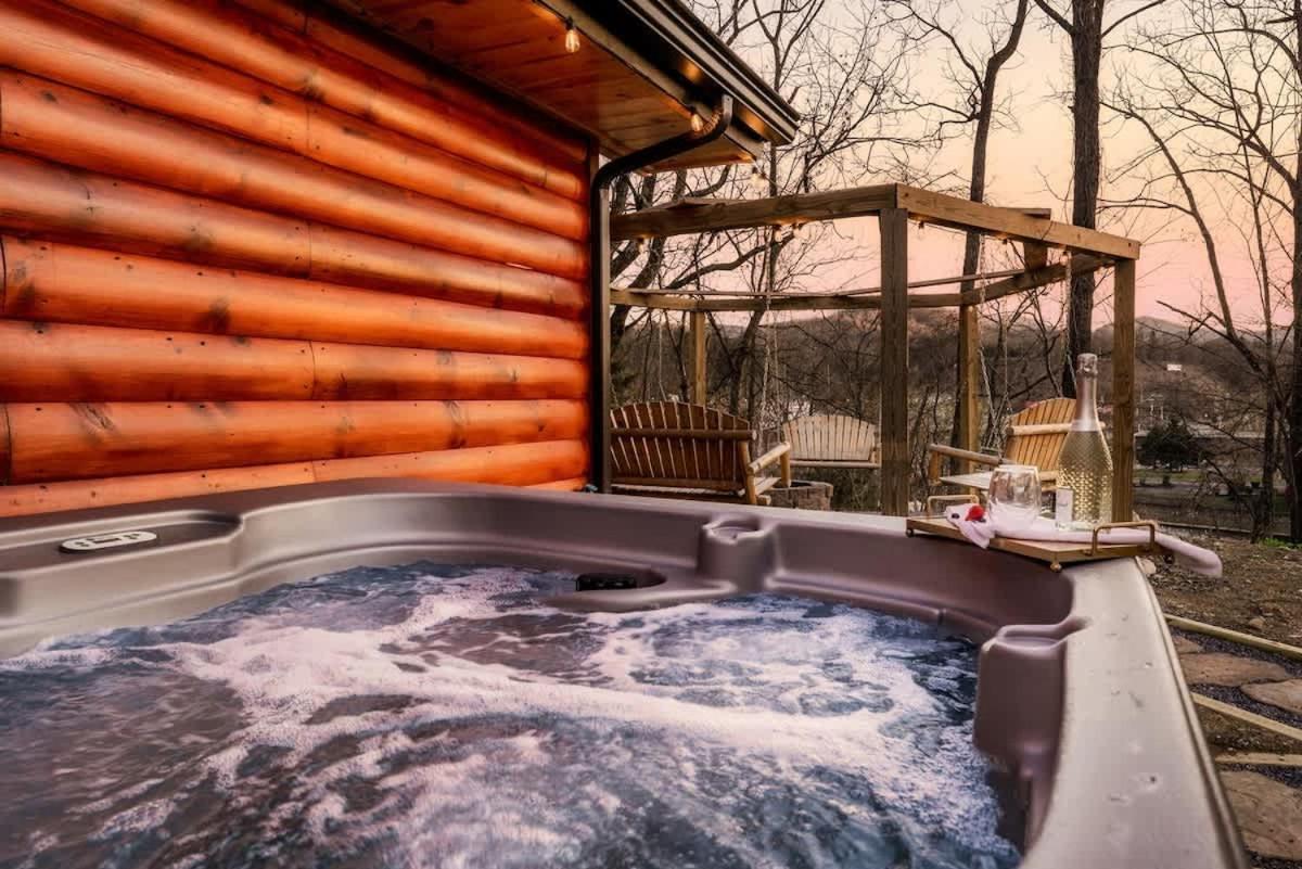 Fun Heated Pool - Walk To Parkway Holiday home Pigeon Forge
