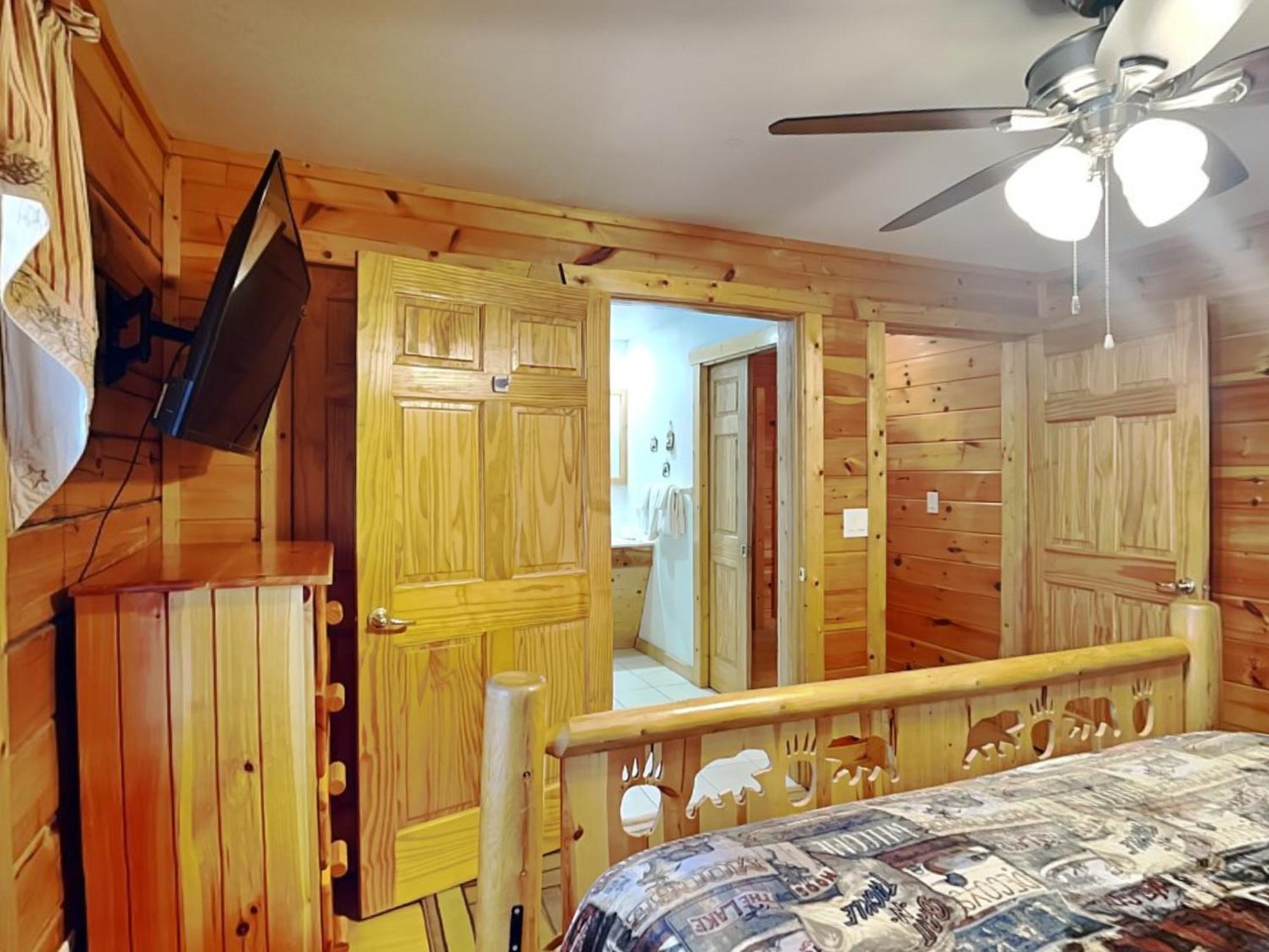 Zen Bears Den * Pigeon Forge
